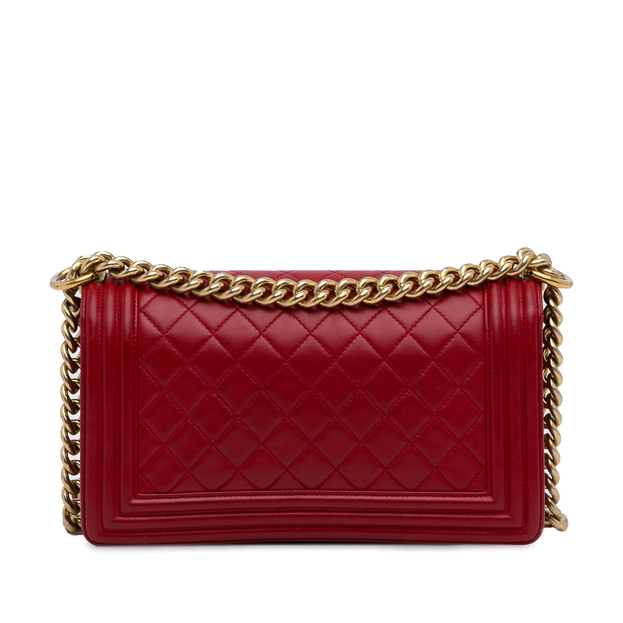 Chanel Medium Lambskin Boy Flap Bag (SHG-4DrSly)