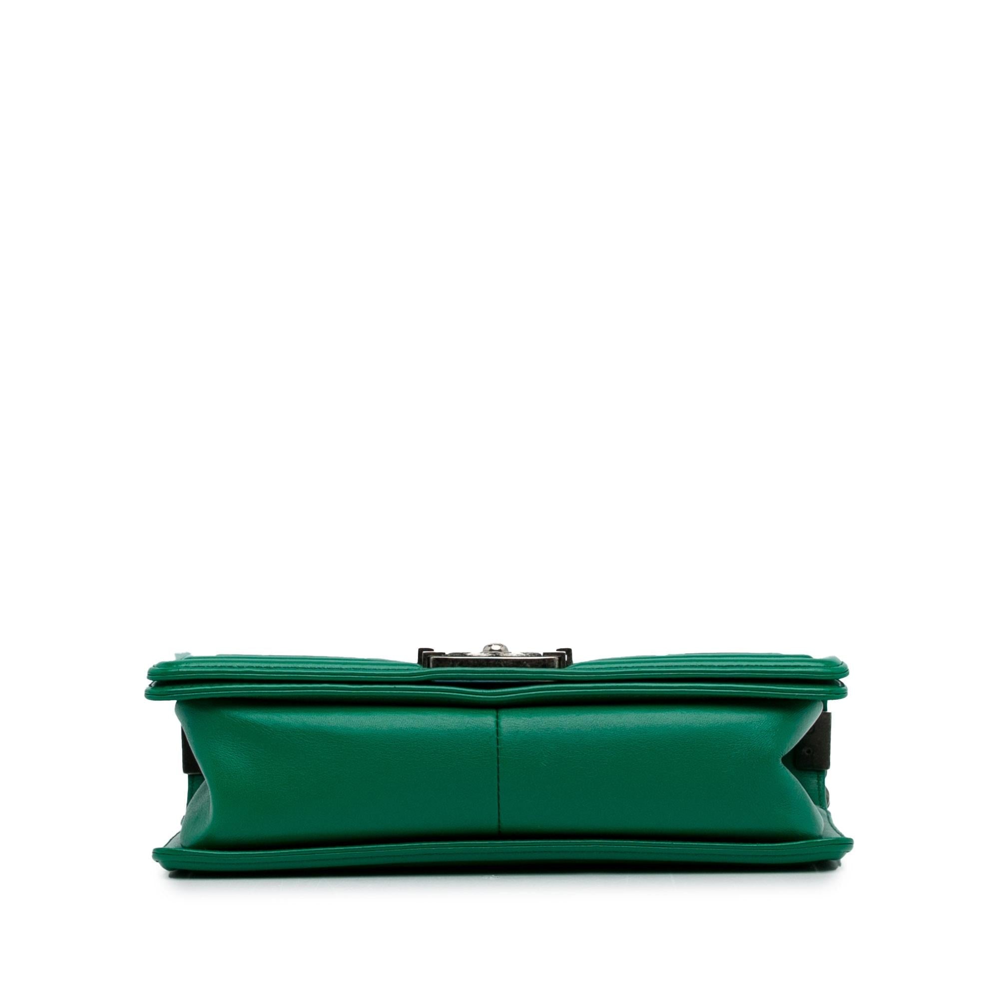 Chanel Medium Lambskin Boy Flap Bag (SHG-AlXMkC)