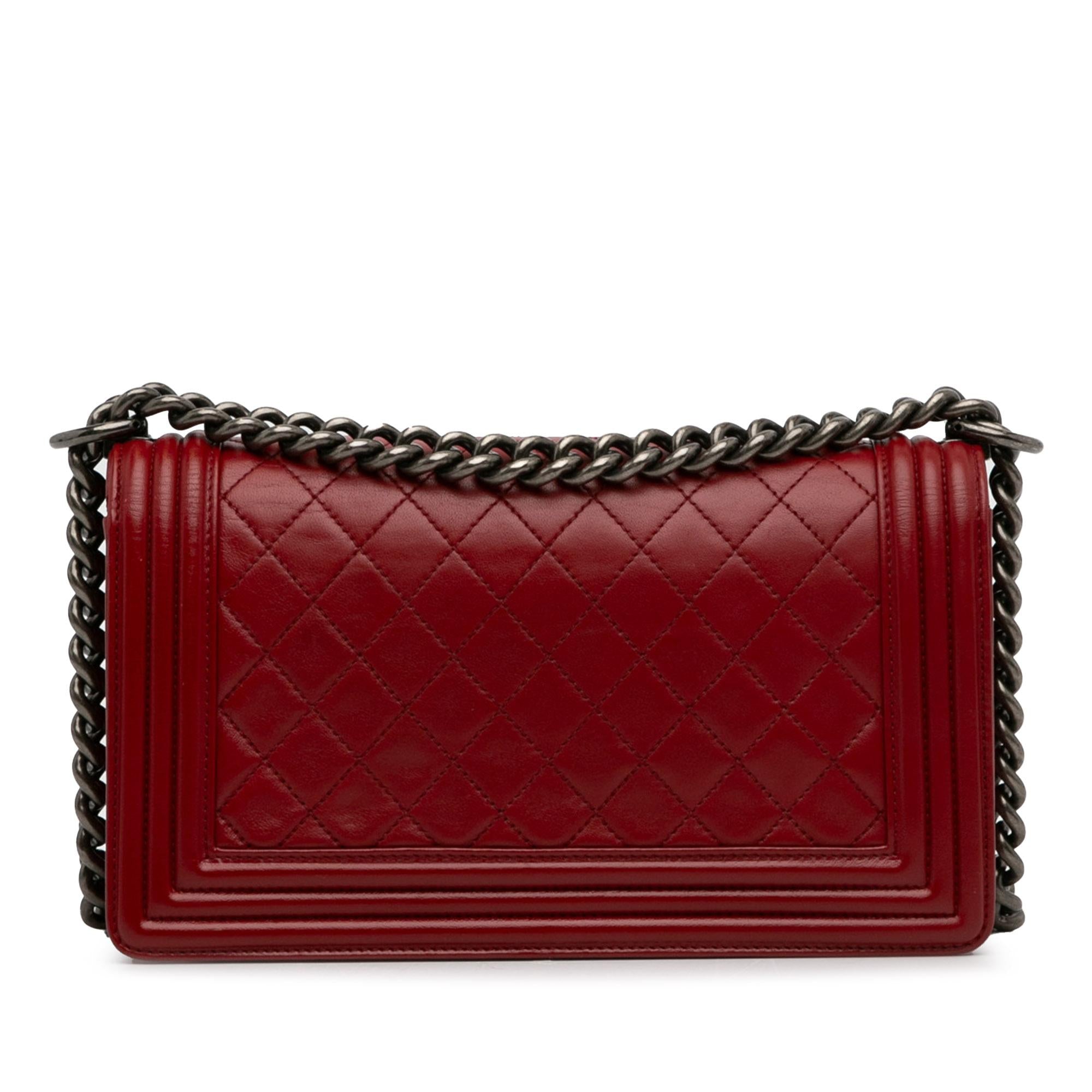 Chanel Medium Lambskin Boy Flap Bag (SHG-2gxYBH)