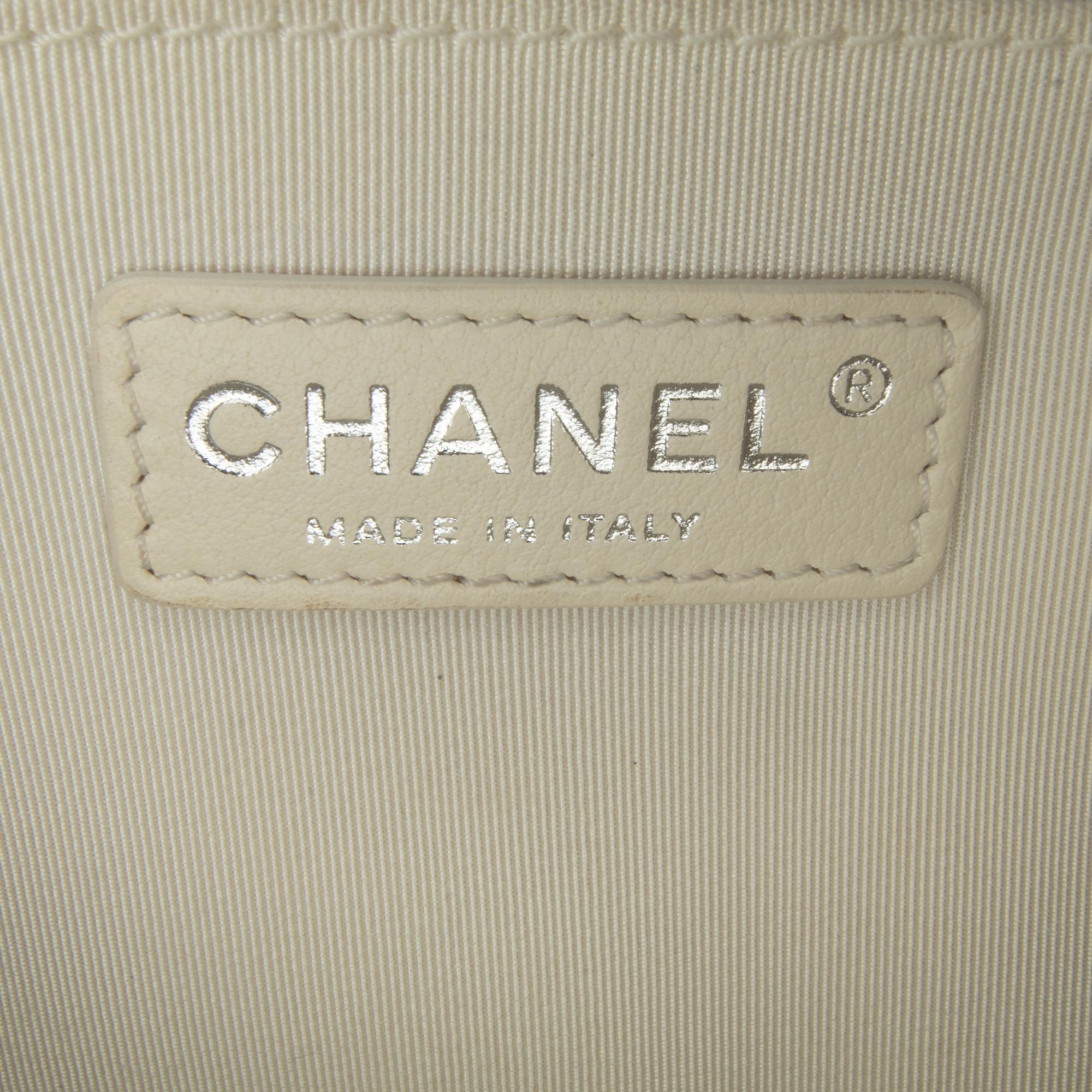 Chanel Medium Lambskin Boy Flap (SHG-1Vev3e)