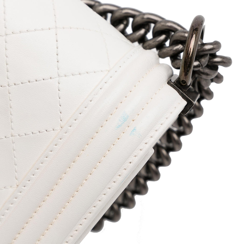 Chanel Medium Lambskin Boy Flap (SHG-1Vev3e)