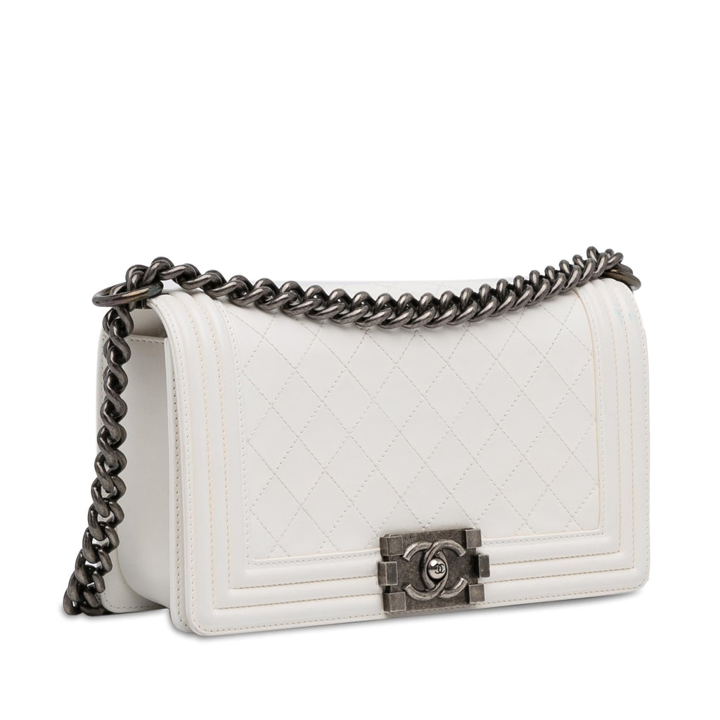 Chanel Medium Lambskin Boy Flap (SHG-1Vev3e)