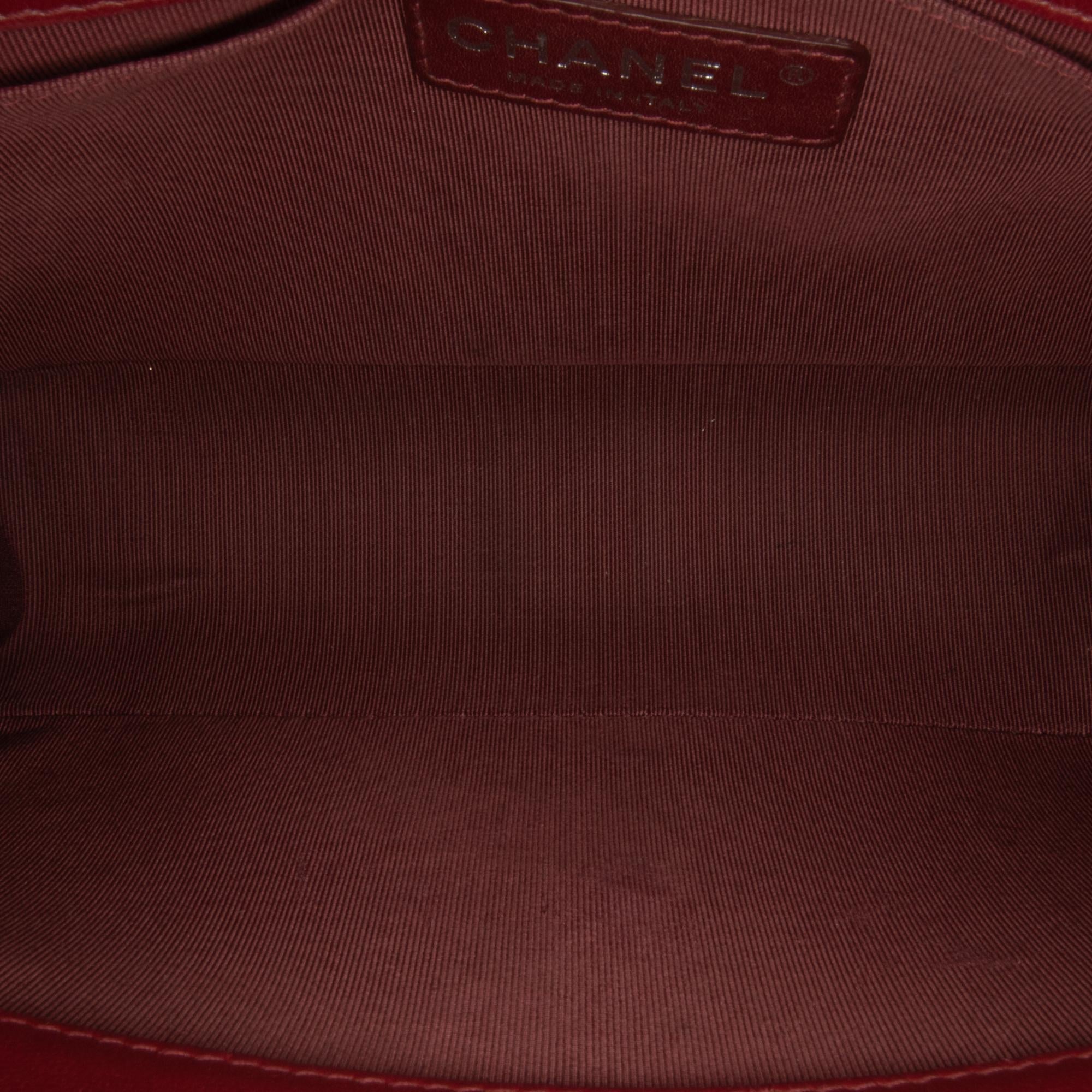 Chanel Medium Lambskin Boy Flap (SHG-c1RccM)