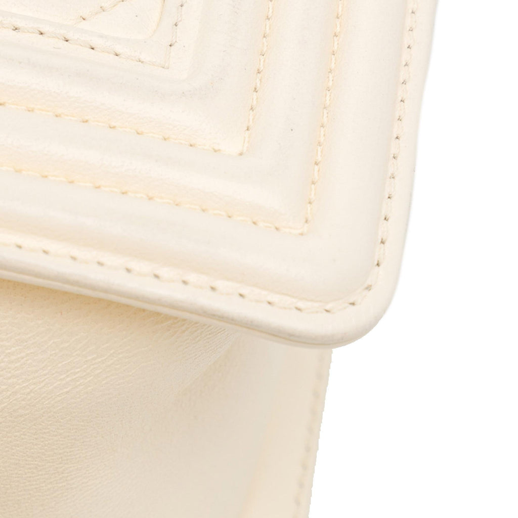 Chanel Medium Lambskin Boy Flap (SHG-RSLYkH)