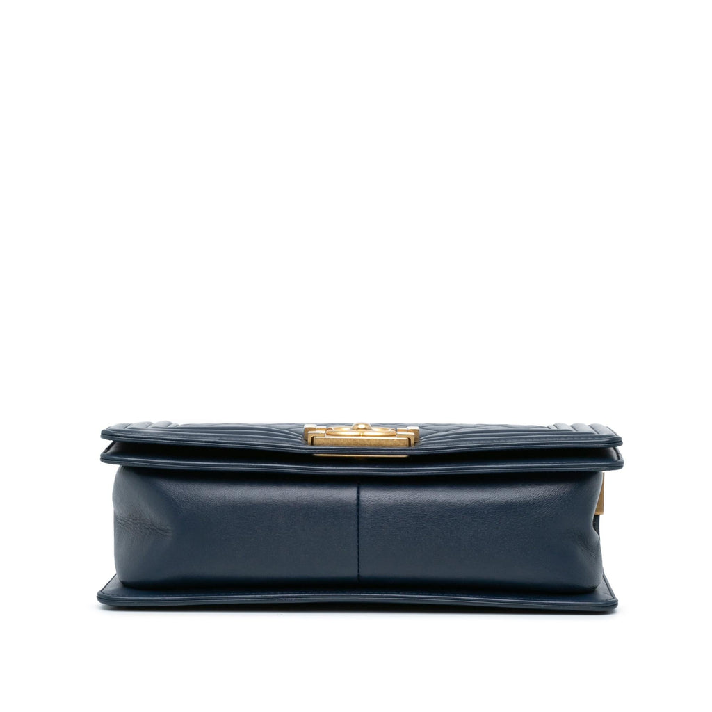 Chanel Medium Lambskin Boy Flap (SHG-ocopwr)