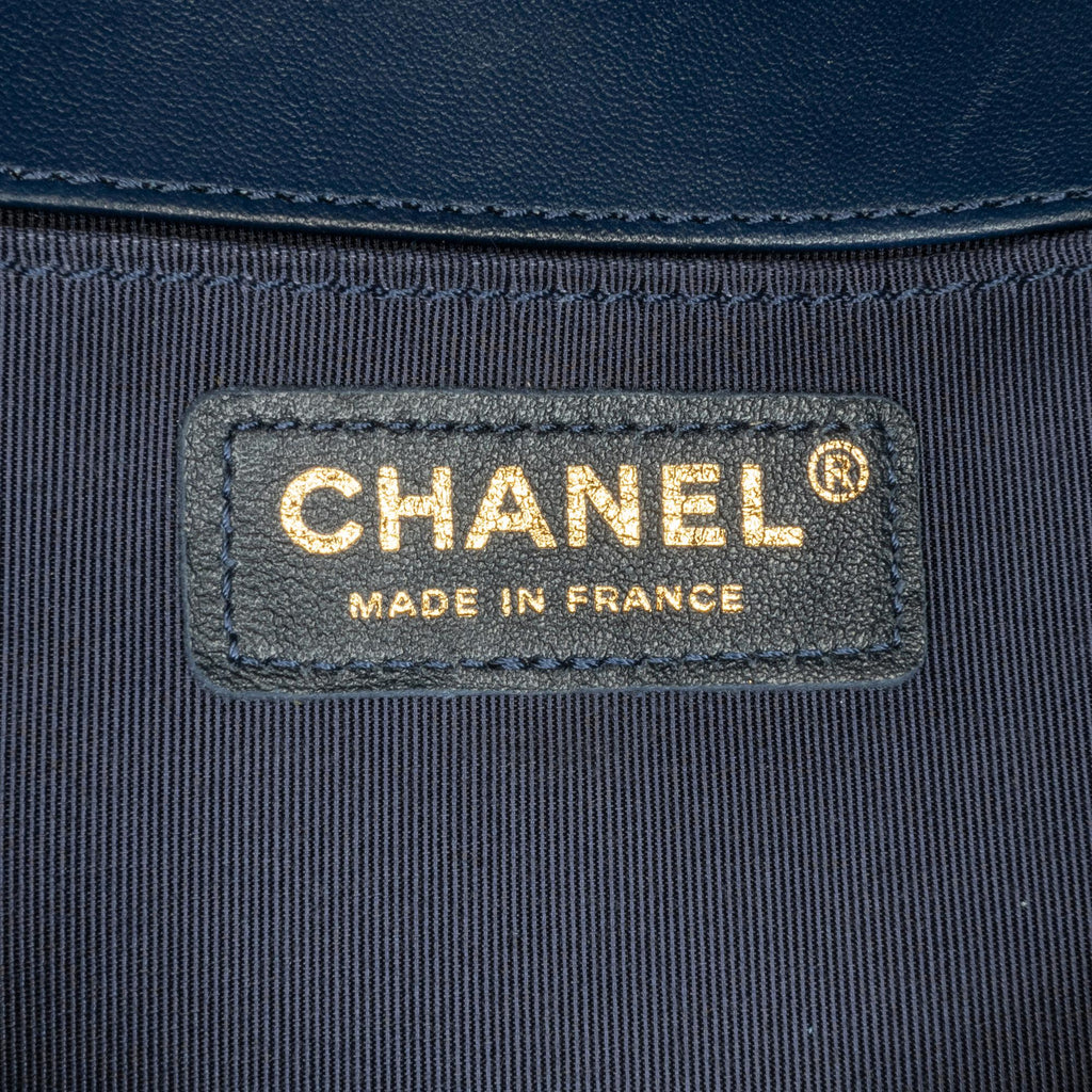 Chanel Medium Lambskin Boy Flap (SHG-ocopwr)