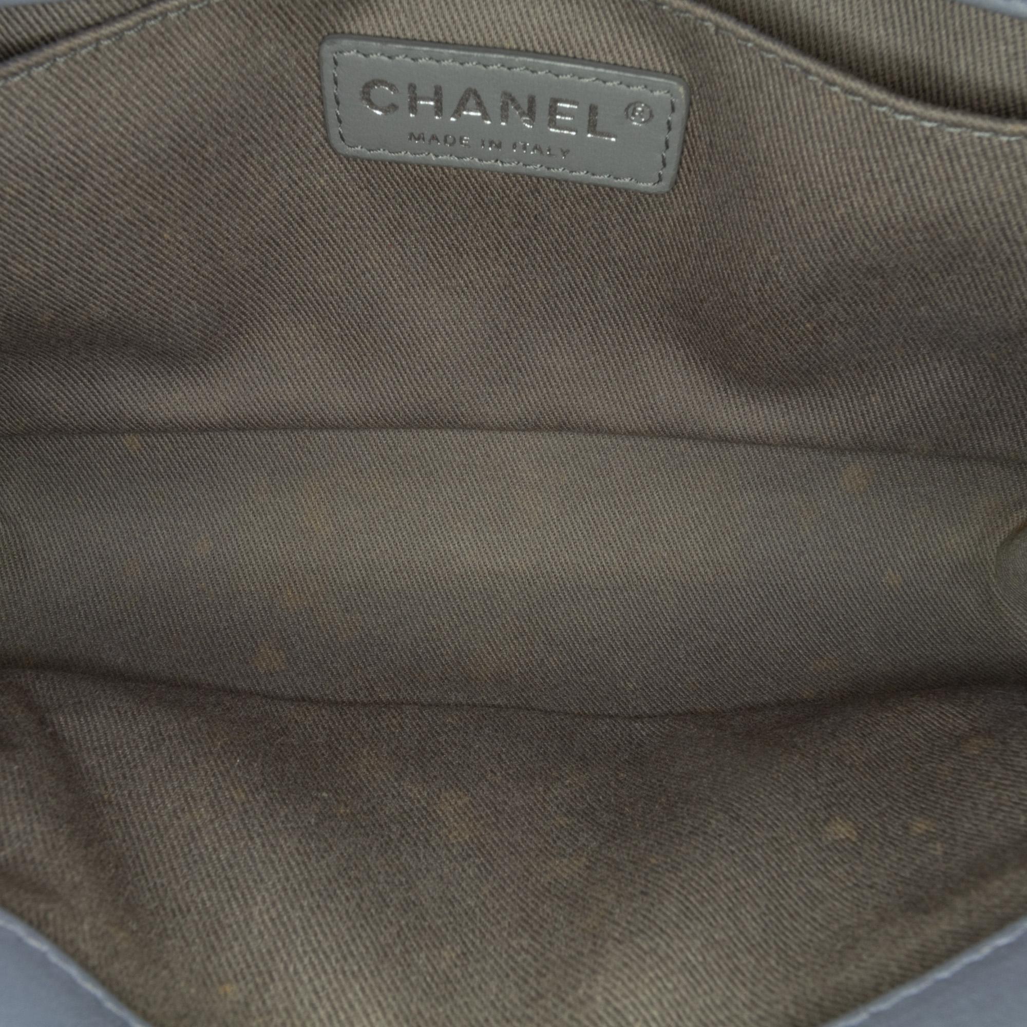 Chanel Medium Lambskin Boy Flap (SHG-EJte0o)