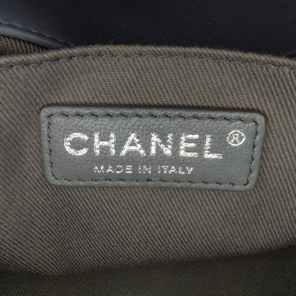 Chanel Medium Lambskin Boy Flap (SHG-EJte0o)