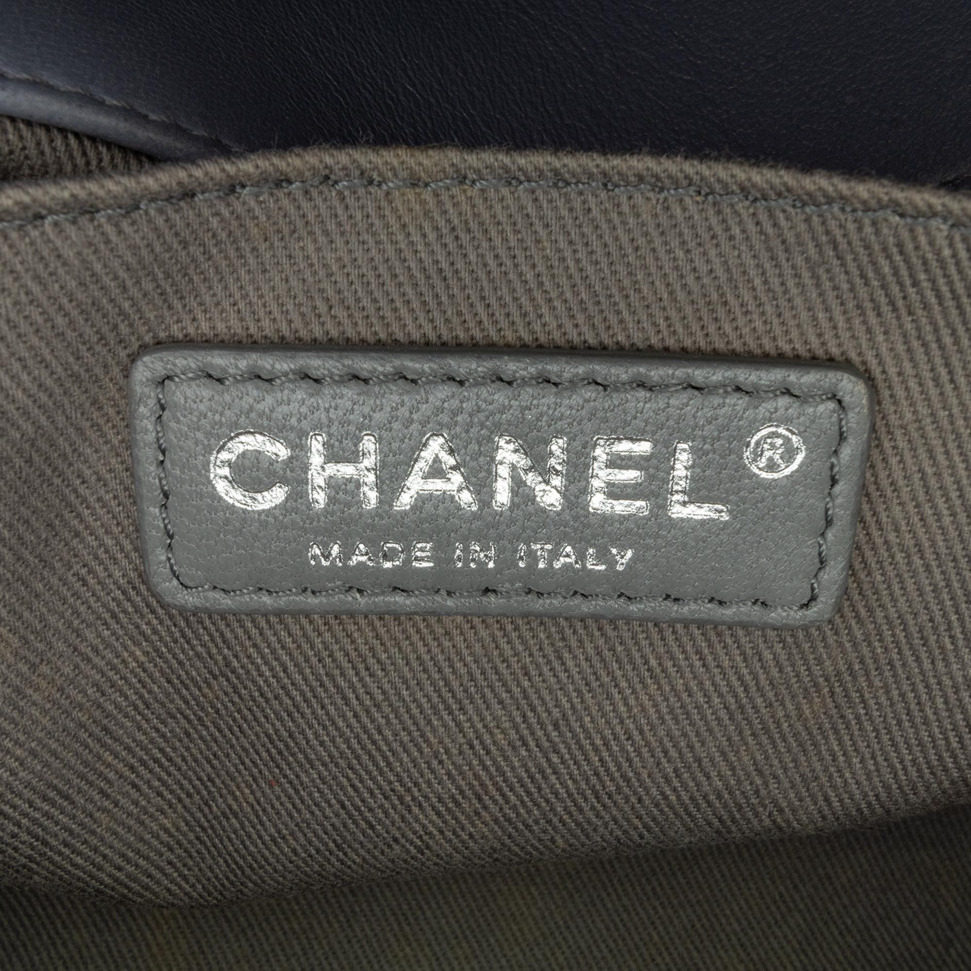 Chanel Medium Lambskin Boy Flap (SHG-EJte0o)