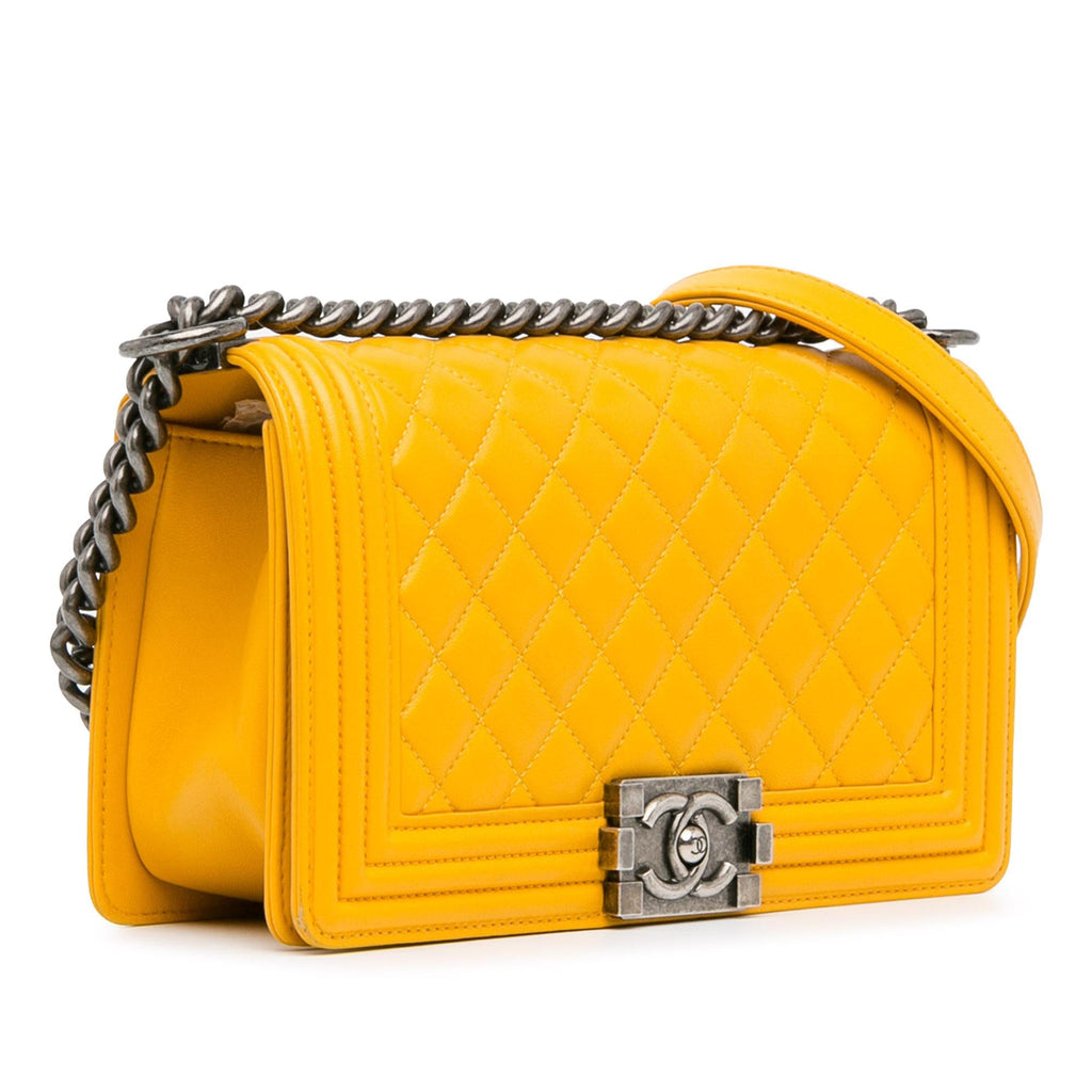 Chanel Medium Lambskin Boy Flap (SHG-uTIxdw)