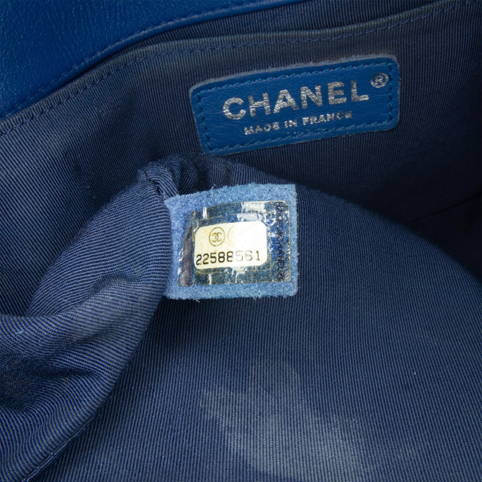 Chanel Medium Lambskin Chevron Boy Flap (SHG-9fPgQE)