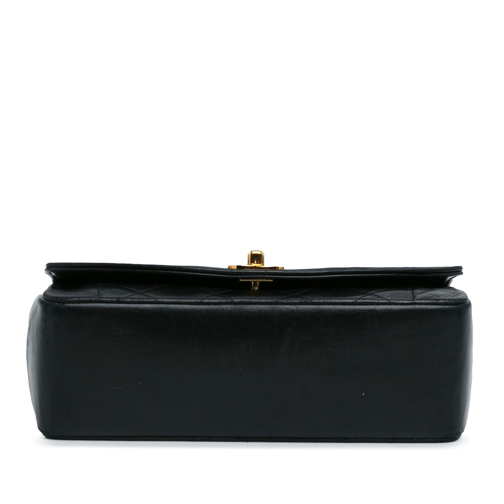 Chanel Medium Lambskin Diana Flap (SHG-YPOPPc)
