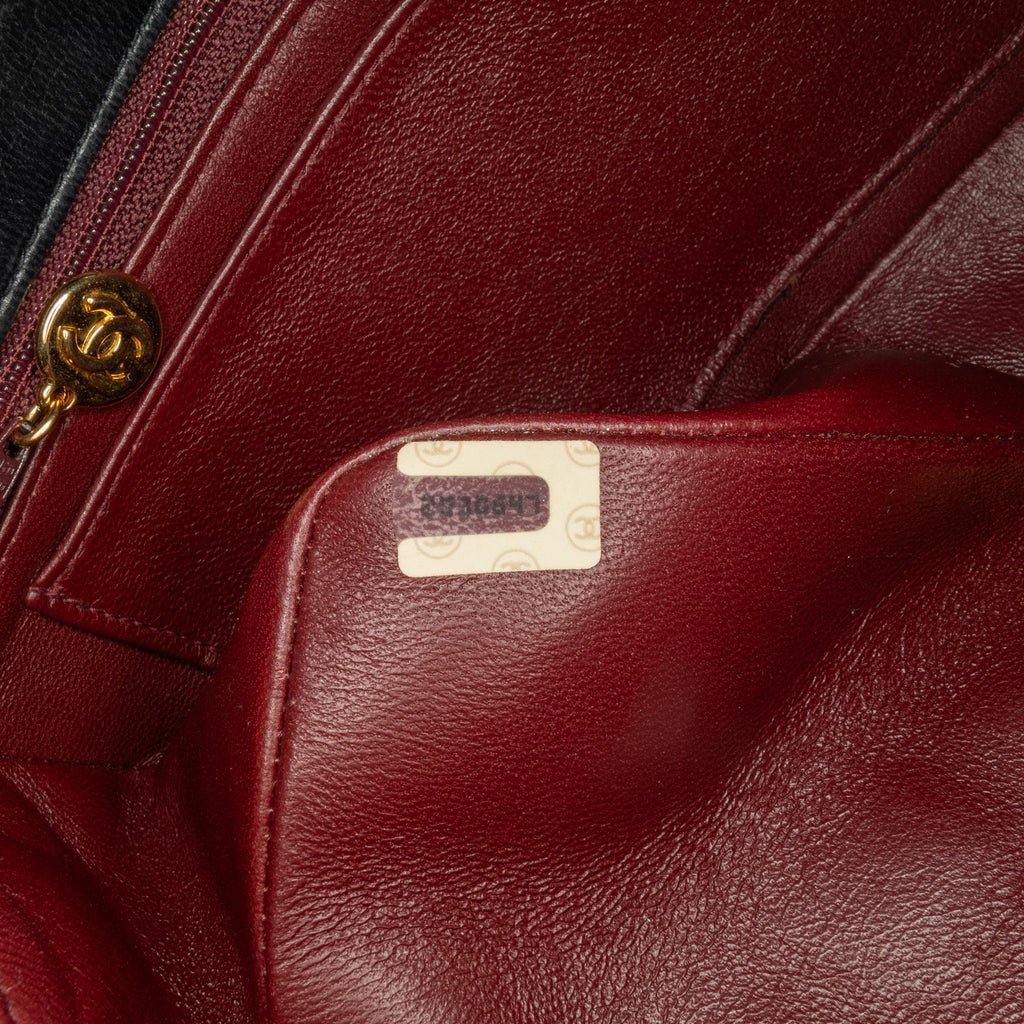 Chanel Medium Lambskin Diana Flap (SHG-YPOPPc)