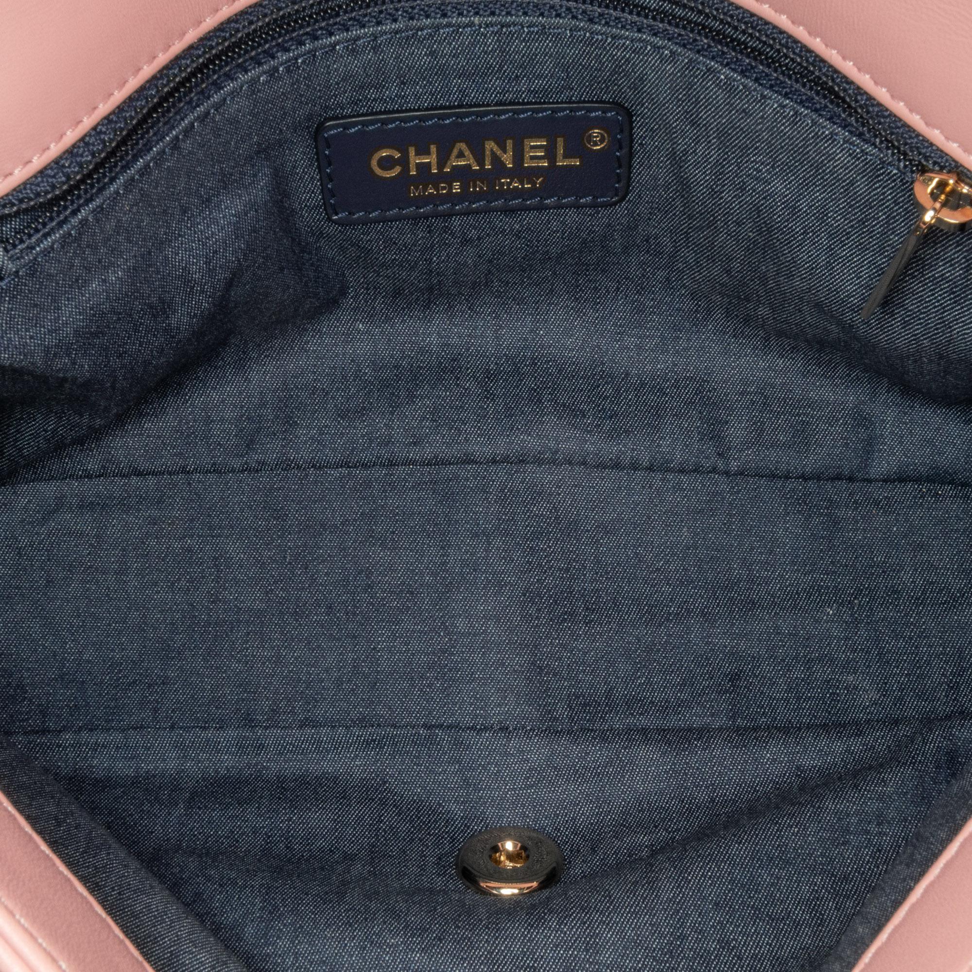 Chanel Medium Lambskin Elegant Chain Single Flap (SHG-QrQefy)