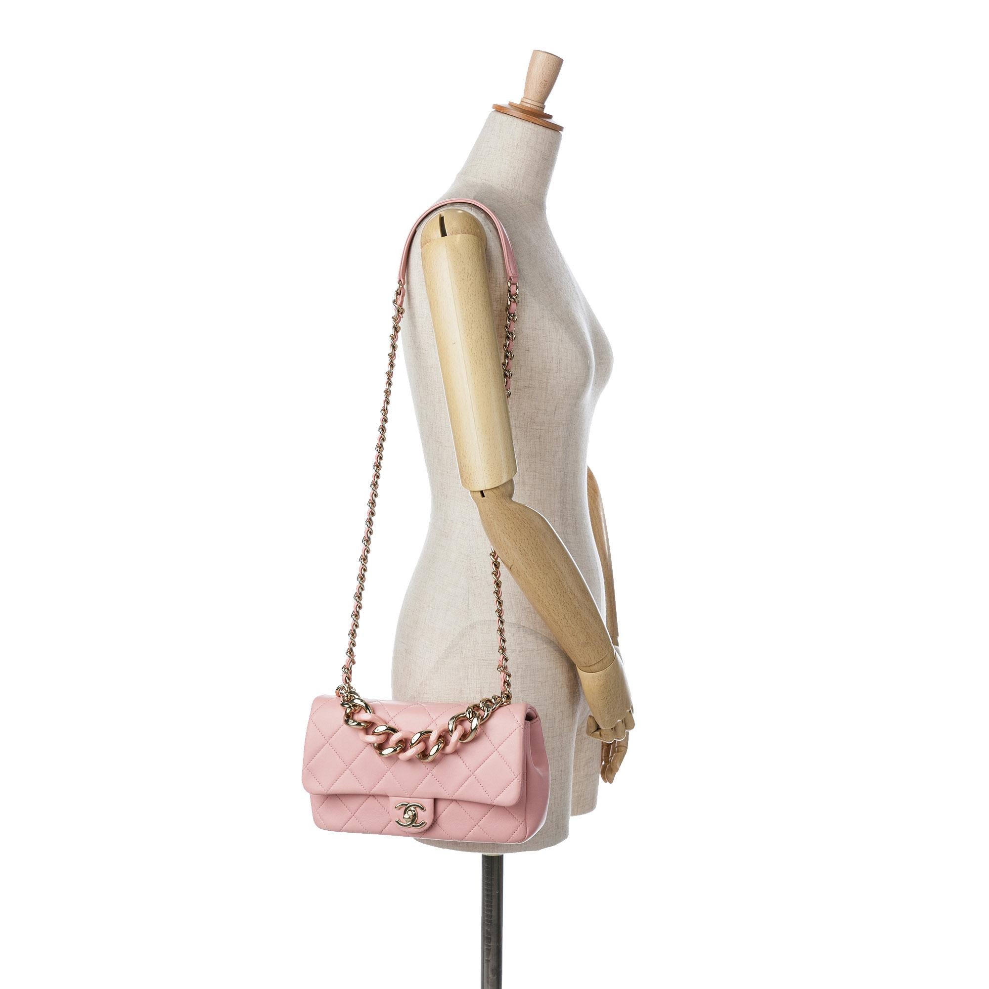 Chanel Medium Lambskin Elegant Chain Single Flap (SHG-QrQefy)