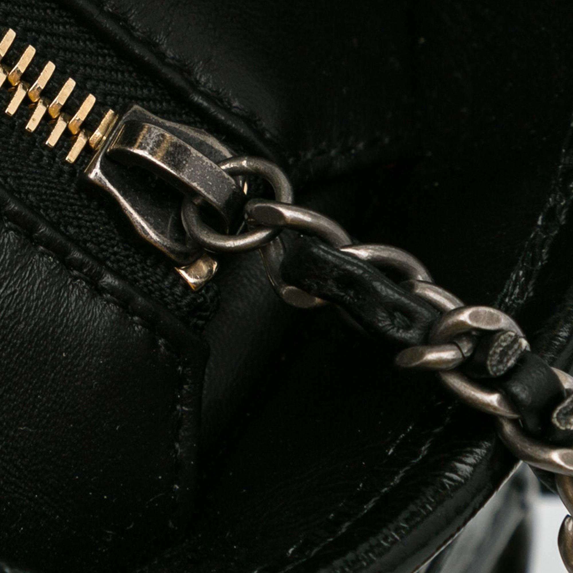 Chanel Medium Lambskin Gabrielle Crossbody (SHG-D85tG6)