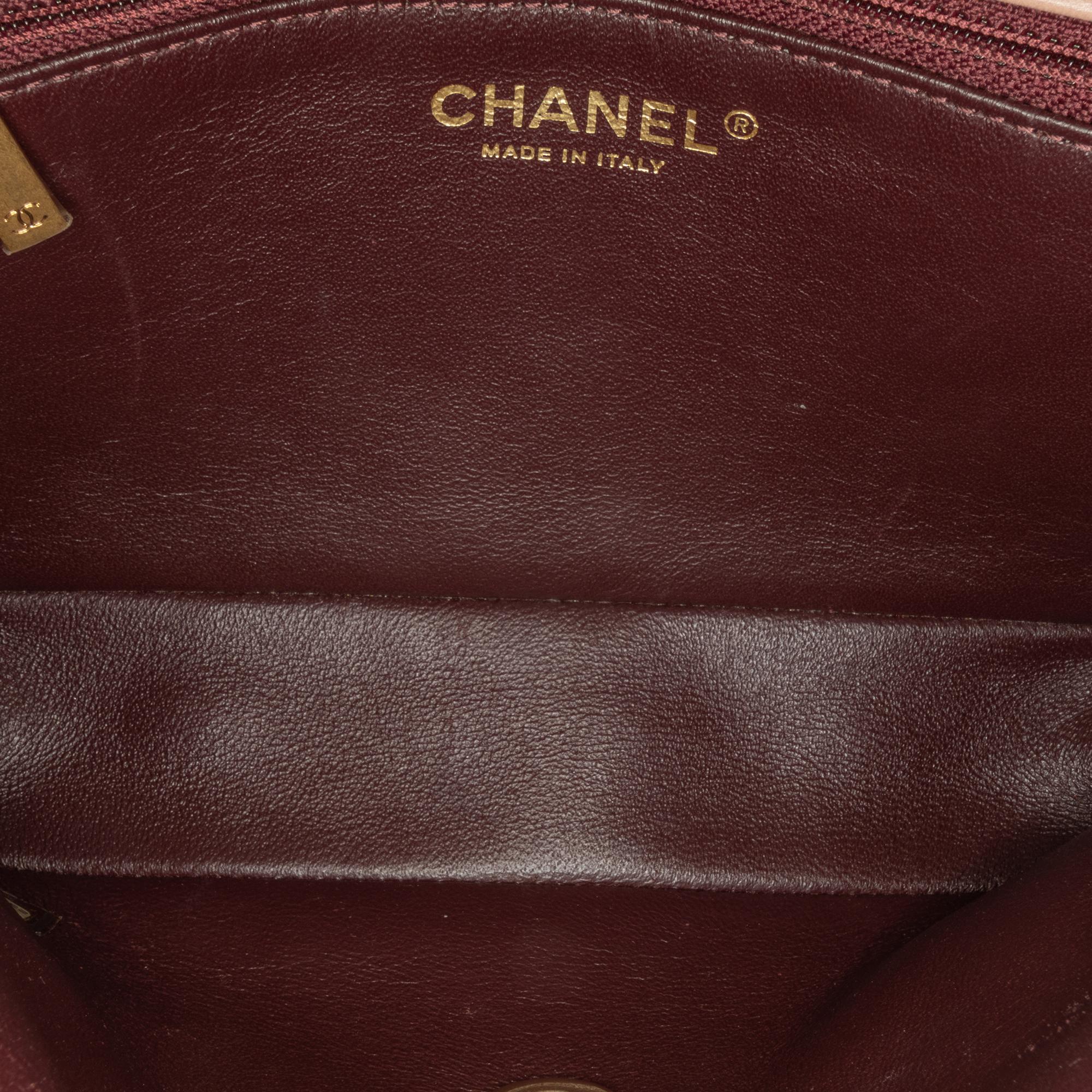 Chanel Medium Lambskin Two Tone Day Flap (SHG-lSZu9P)