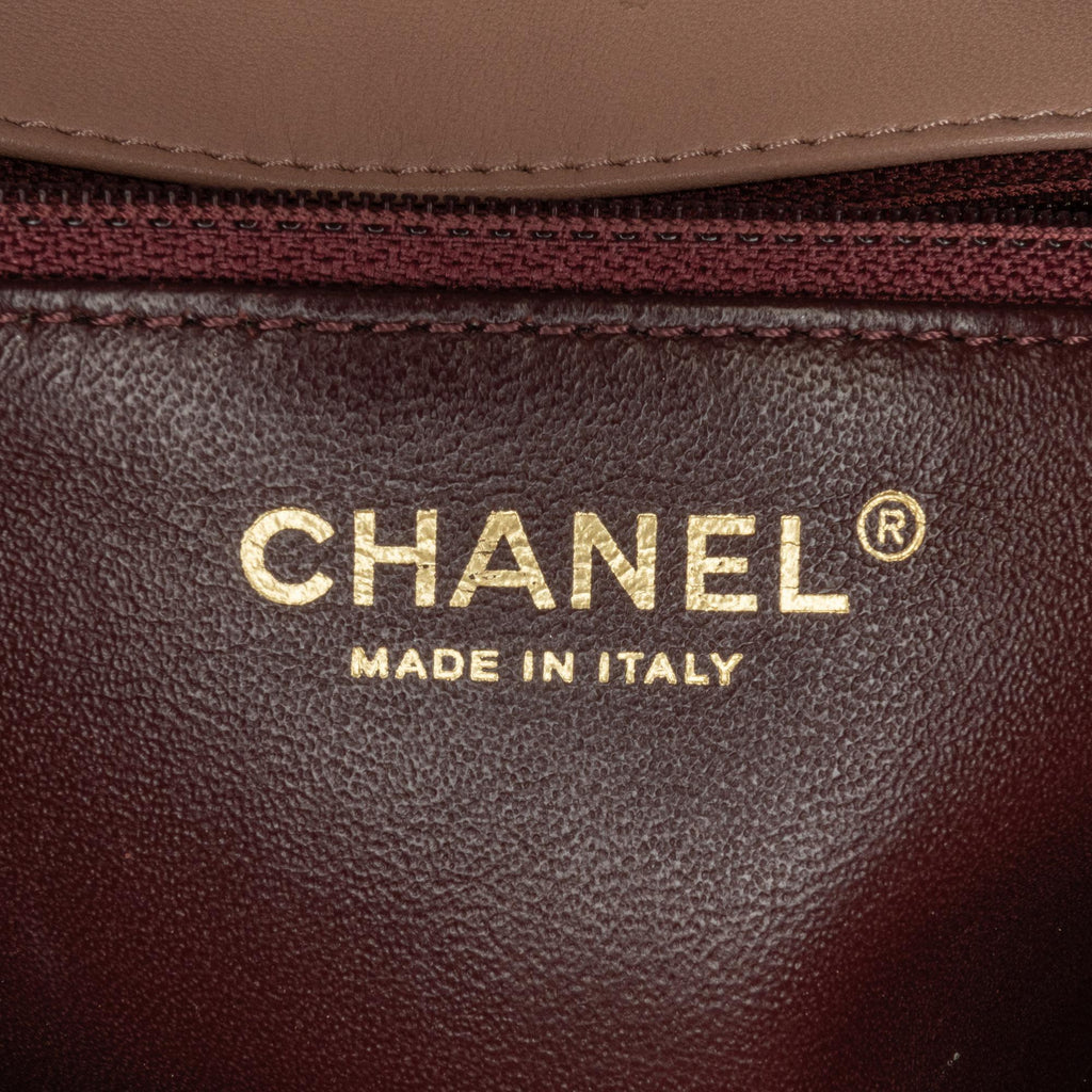 Chanel Medium Lambskin Two Tone Day Flap (SHG-lSZu9P)