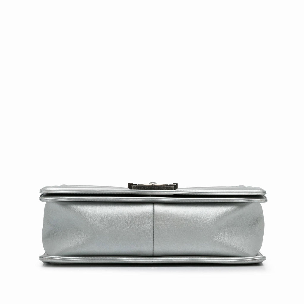 Chanel Medium Metallic Boy Flap (SHG-xCkeOz)