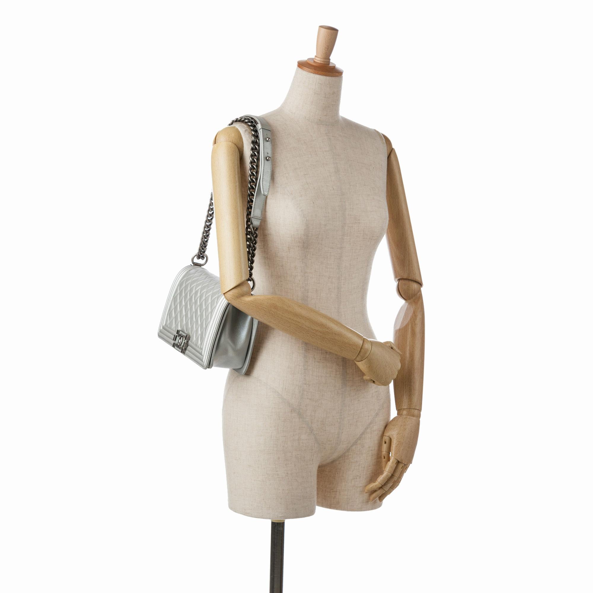 Chanel Medium Metallic Boy Flap (SHG-xCkeOz)