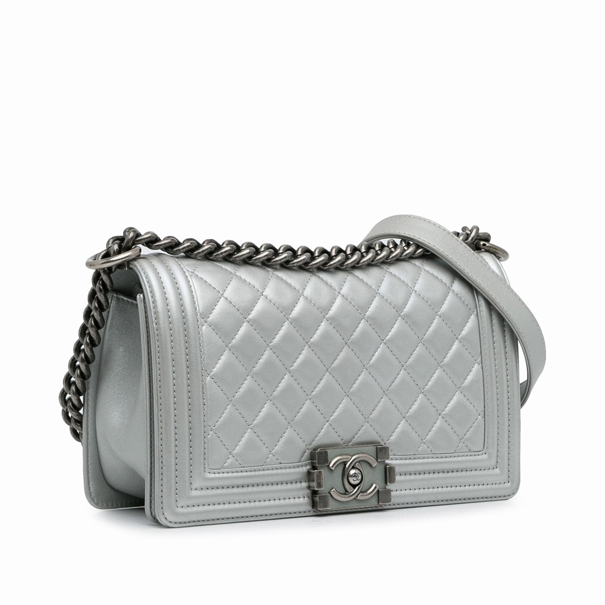Chanel Medium Metallic Boy Flap (SHG-xCkeOz)