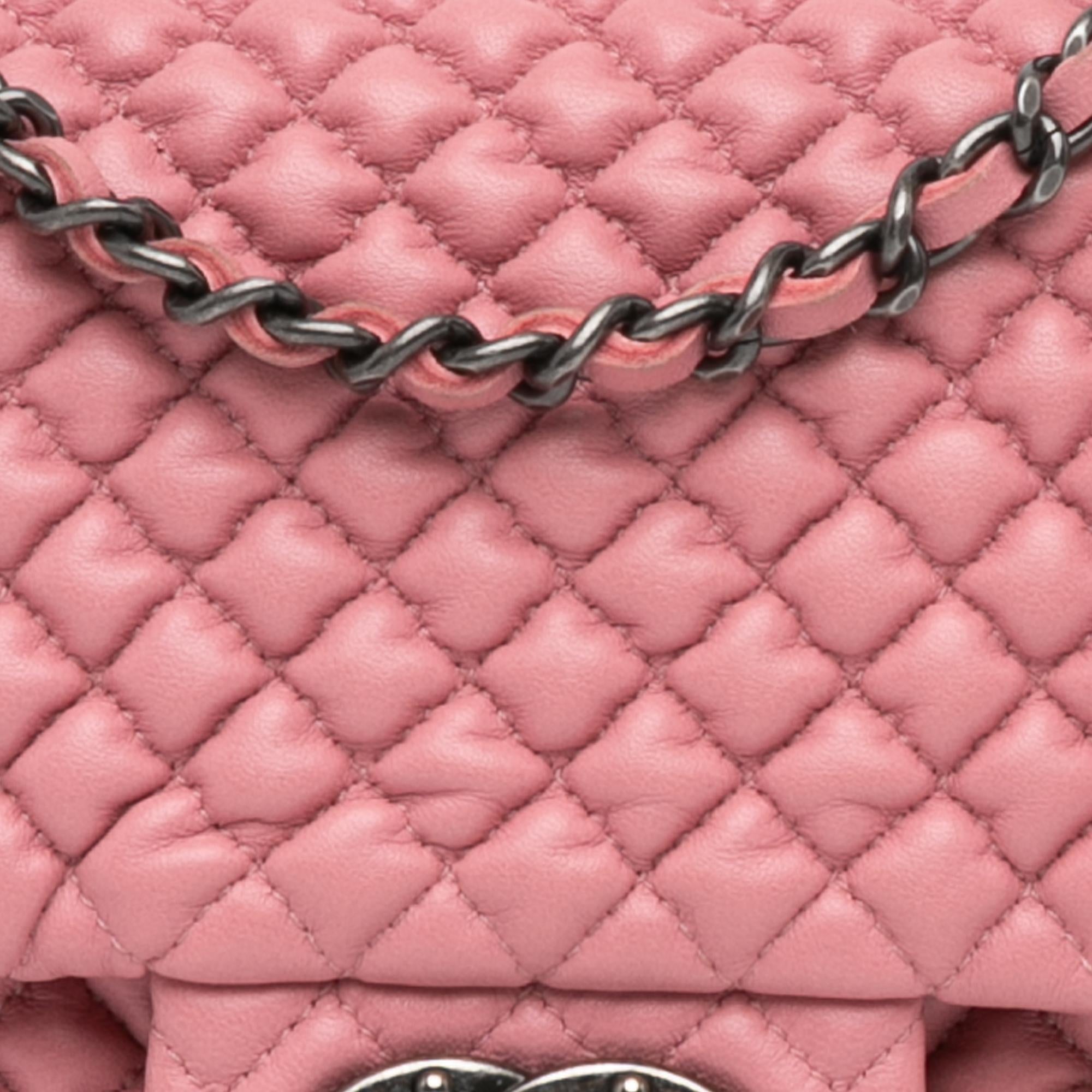 Chanel Medium Microquilted Lambskin Flap (SHG-ZOgysV)