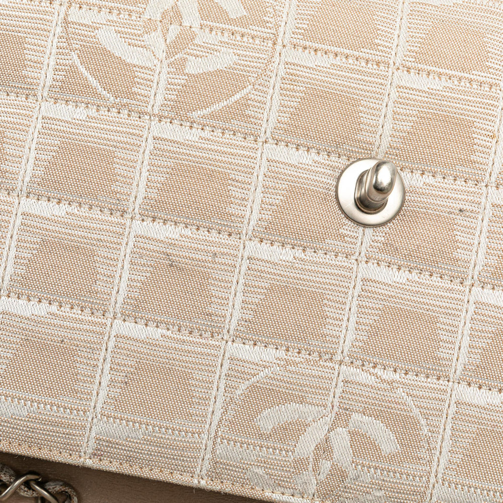 Chanel Medium New Travel Line Classic Single Flap (SHG-cuFSag)
