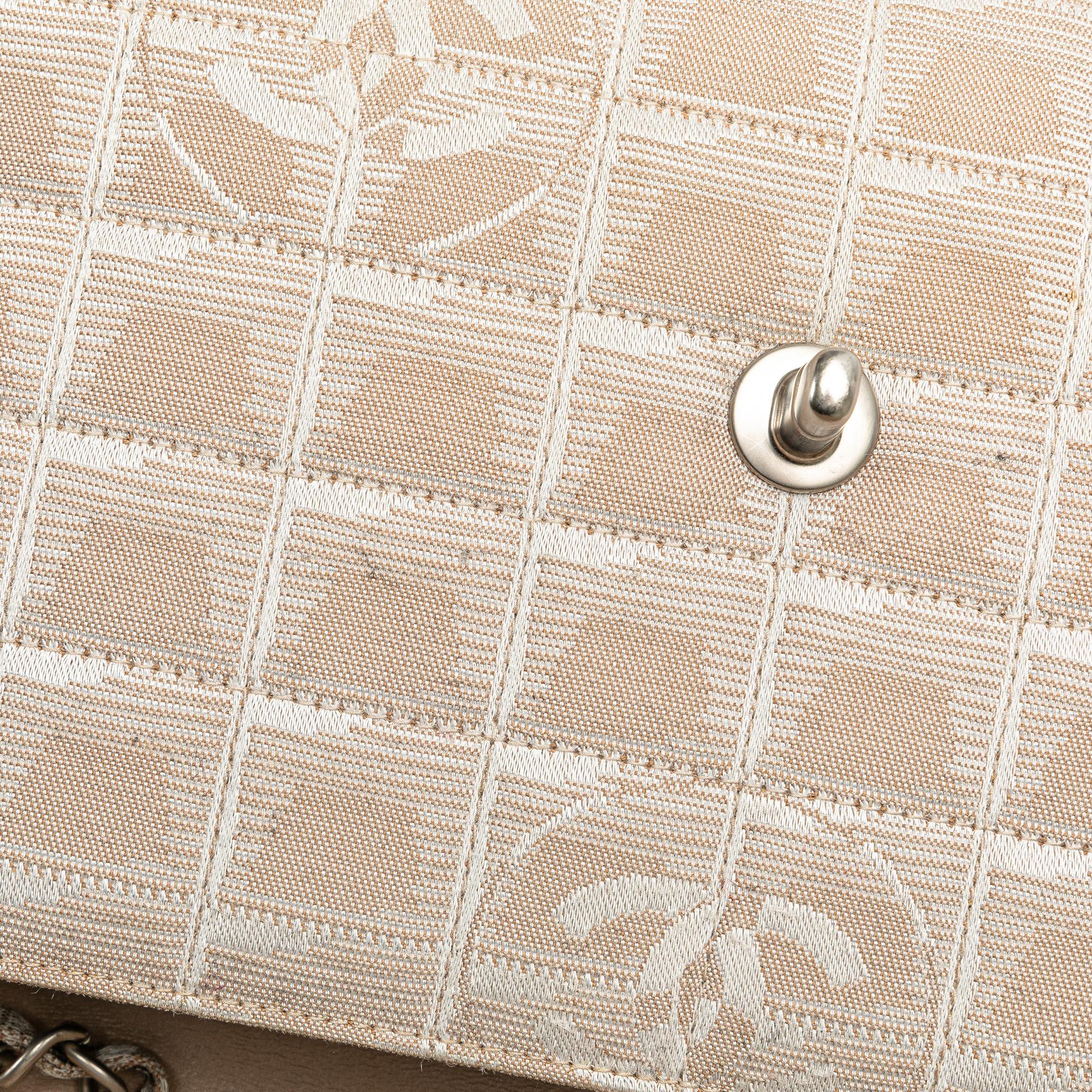 Chanel Medium New Travel Line Classic Single Flap (SHG-cuFSag)