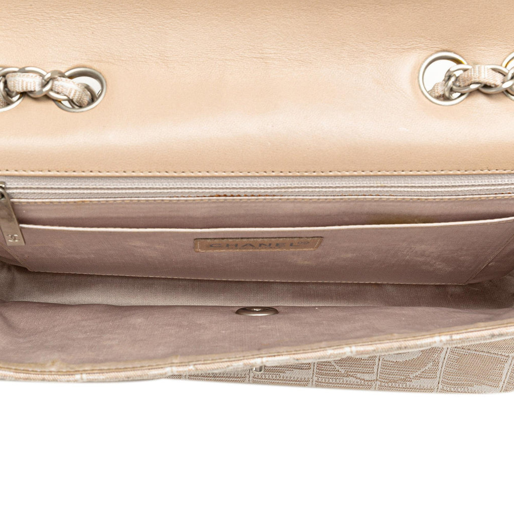 Chanel Medium New Travel Line Single Flap (SHG-IttVyX)