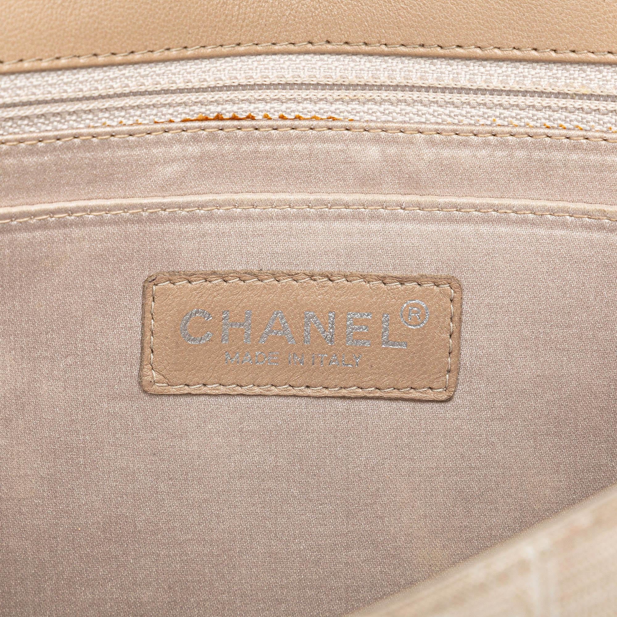 Chanel Medium New Travel Line Single Flap (SHG-IttVyX)