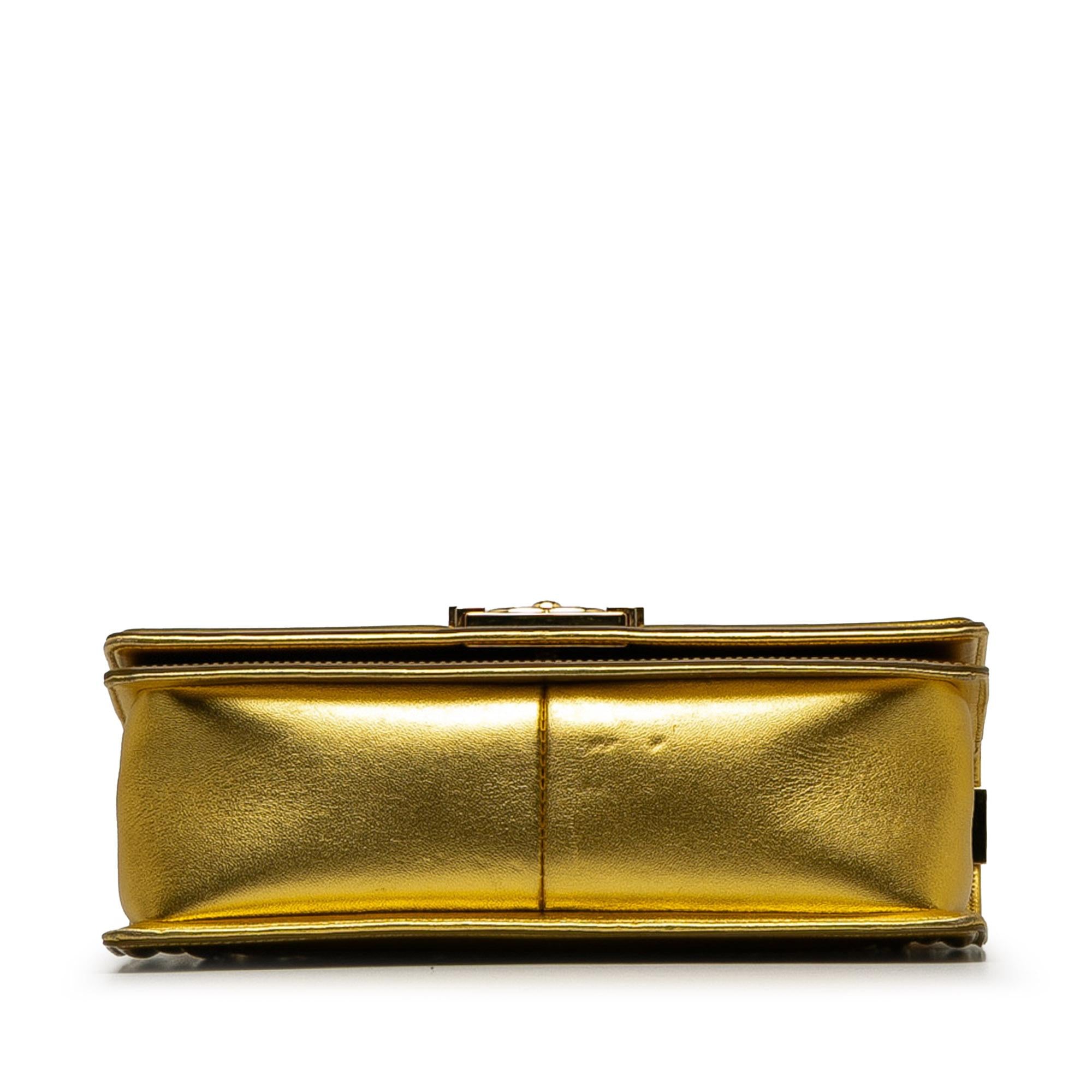 Chanel Medium Patent Boy Flap Bag (SHG-a2PhMm)