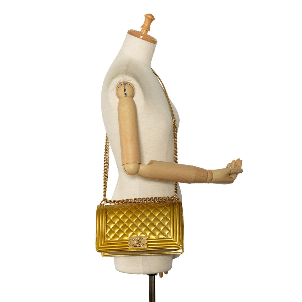 Chanel Medium Patent Boy Flap Bag (SHG-a2PhMm)