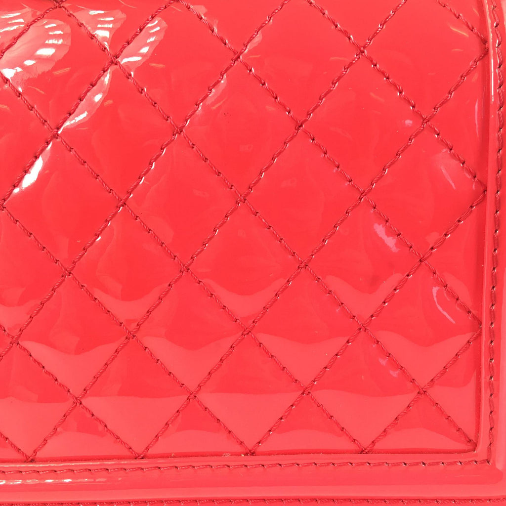 Chanel Medium Patent Boy Flap (SHG-5SohTg)