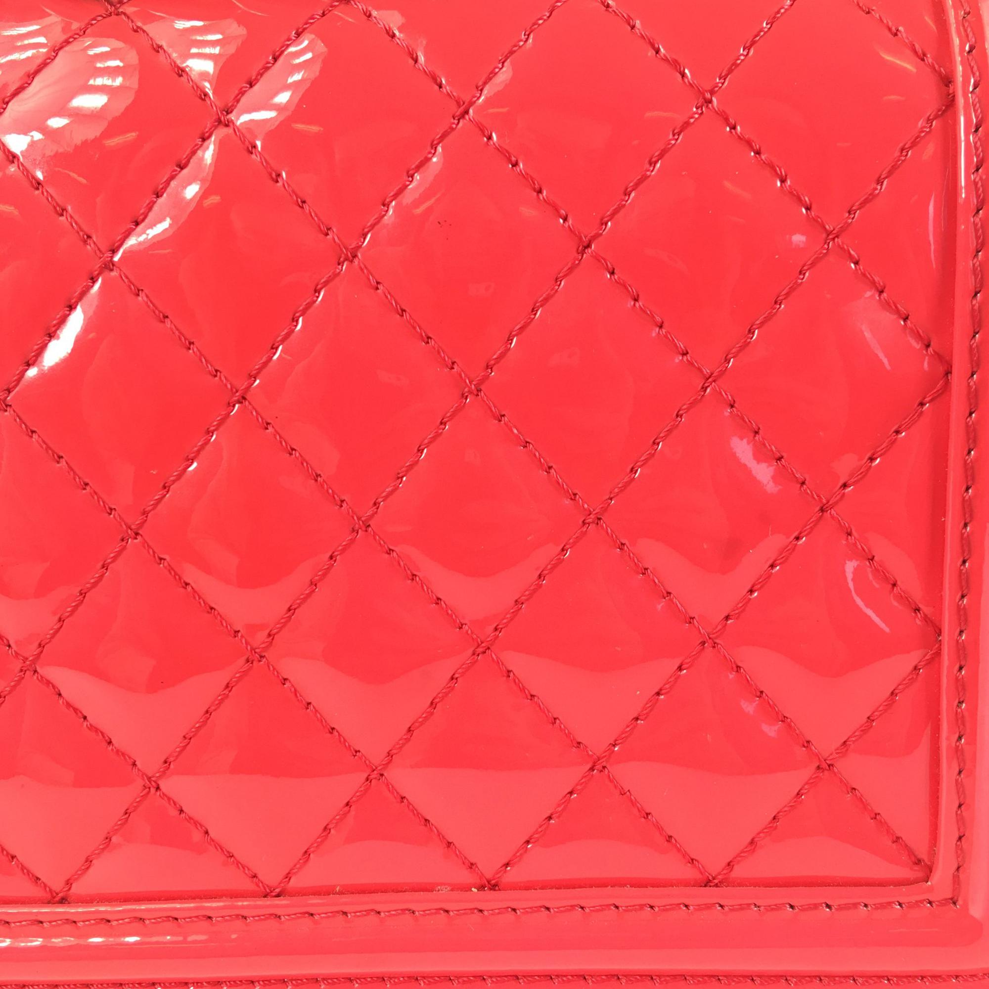 Chanel Medium Patent Boy Flap (SHG-5SohTg)