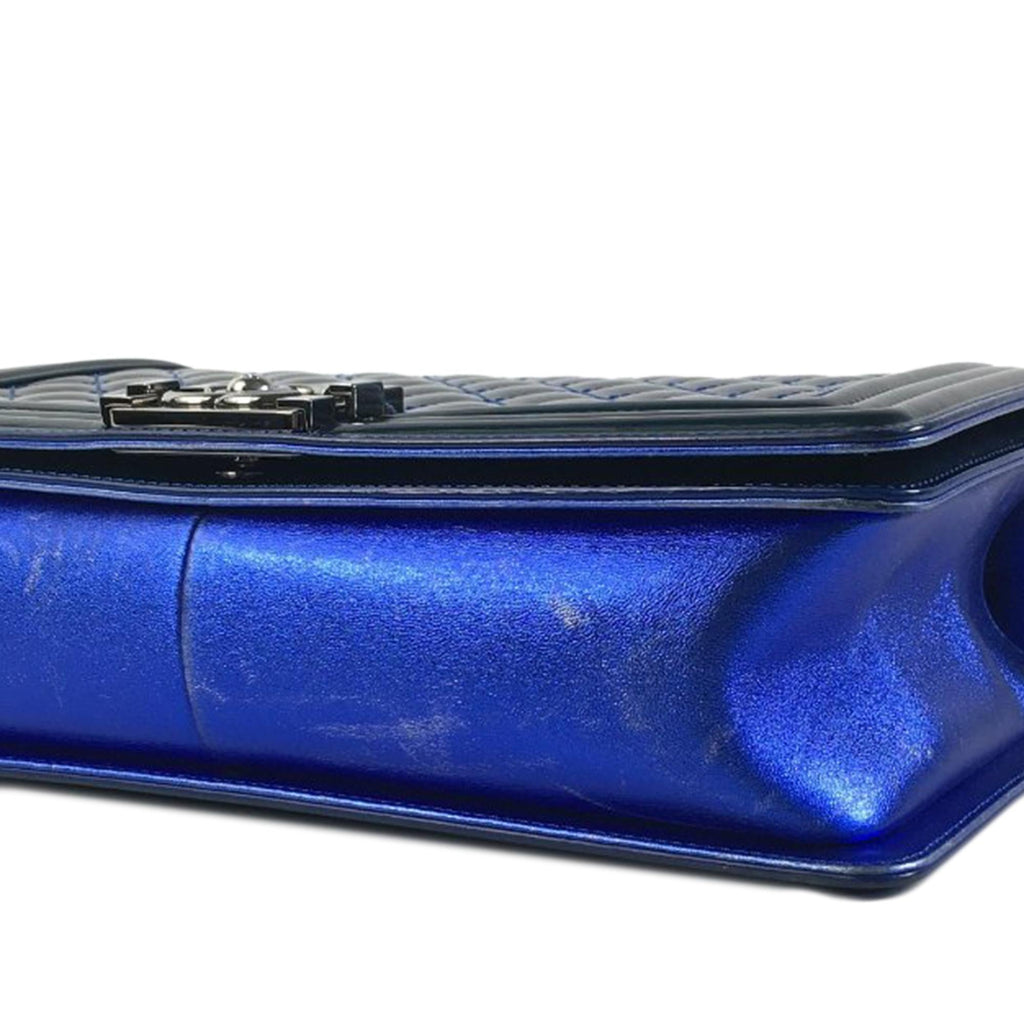 Chanel Medium Patent Boy Flap (SHG-uR2EFs)