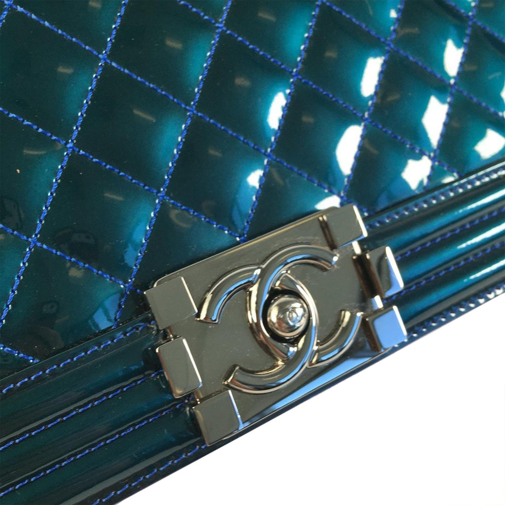 Chanel Medium Patent Boy Flap (SHG-uR2EFs)
