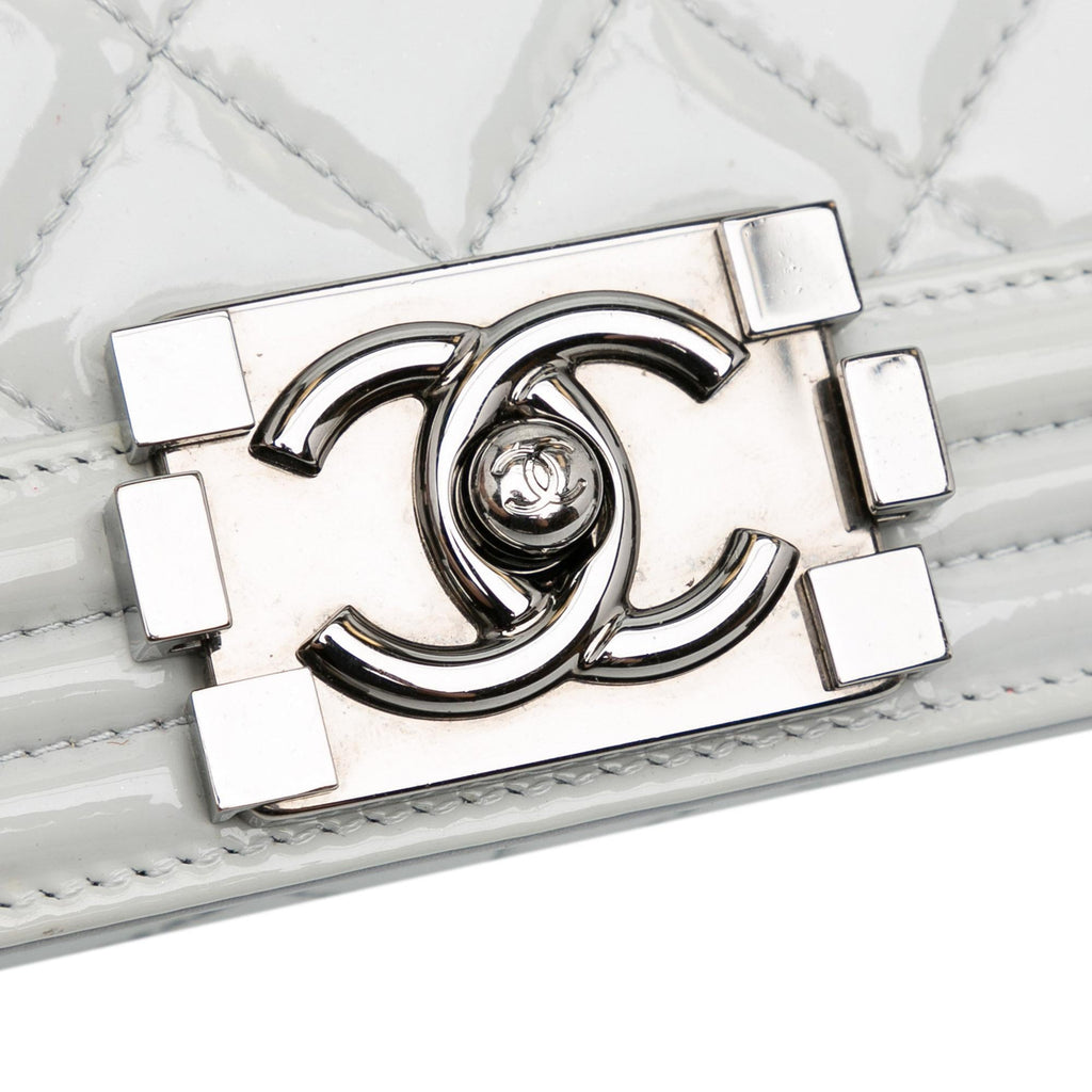Chanel Medium Patent Boy Flap (SHG-C0XBaJ)