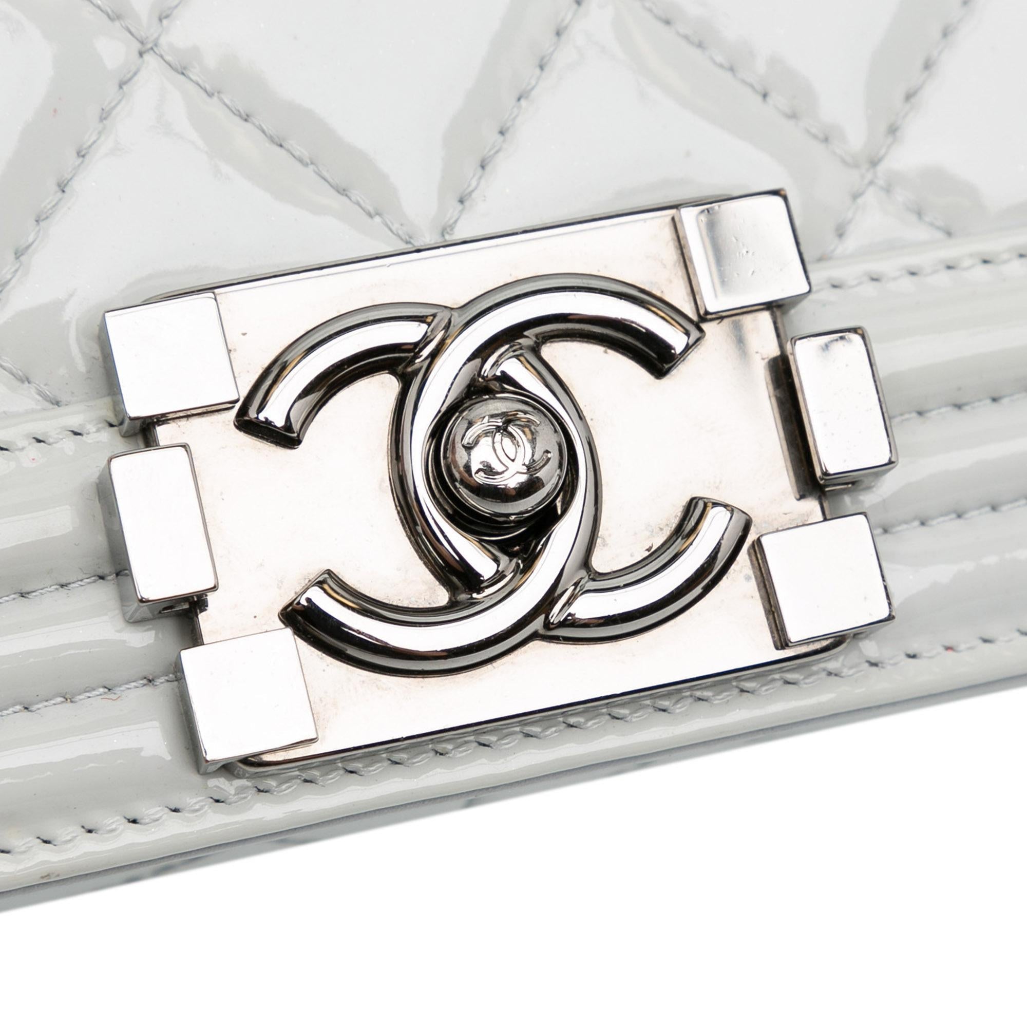 Chanel Medium Patent Boy Flap (SHG-C0XBaJ)