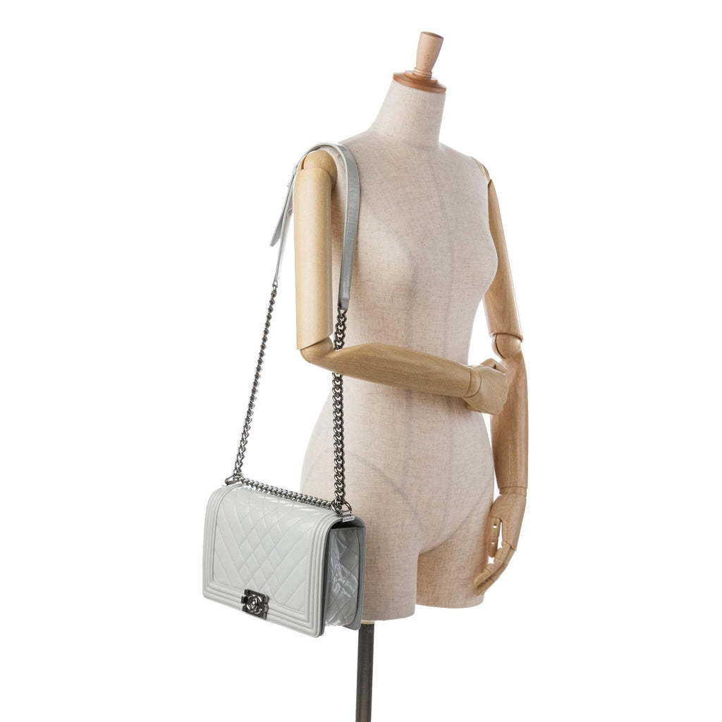 Chanel Medium Patent Boy Flap (SHG-C0XBaJ)