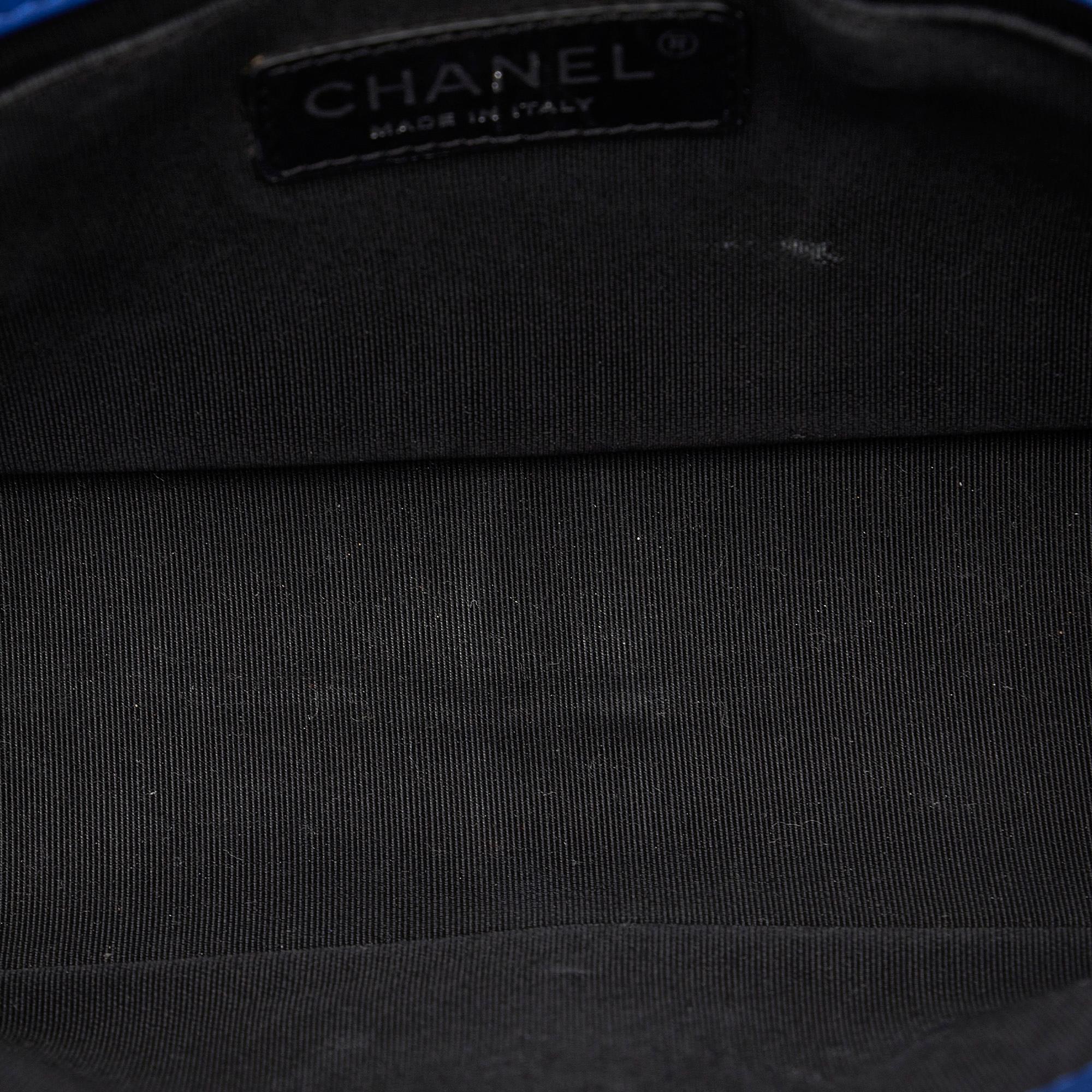 Chanel Medium Patent Boy Plexiglass Crossbody Bag (SHG-MIDfdG)