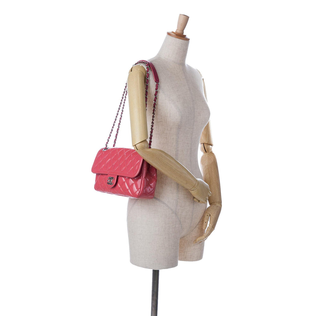 Chanel Medium Patent Coco Shine Flap (SHG-nPn5nJ)