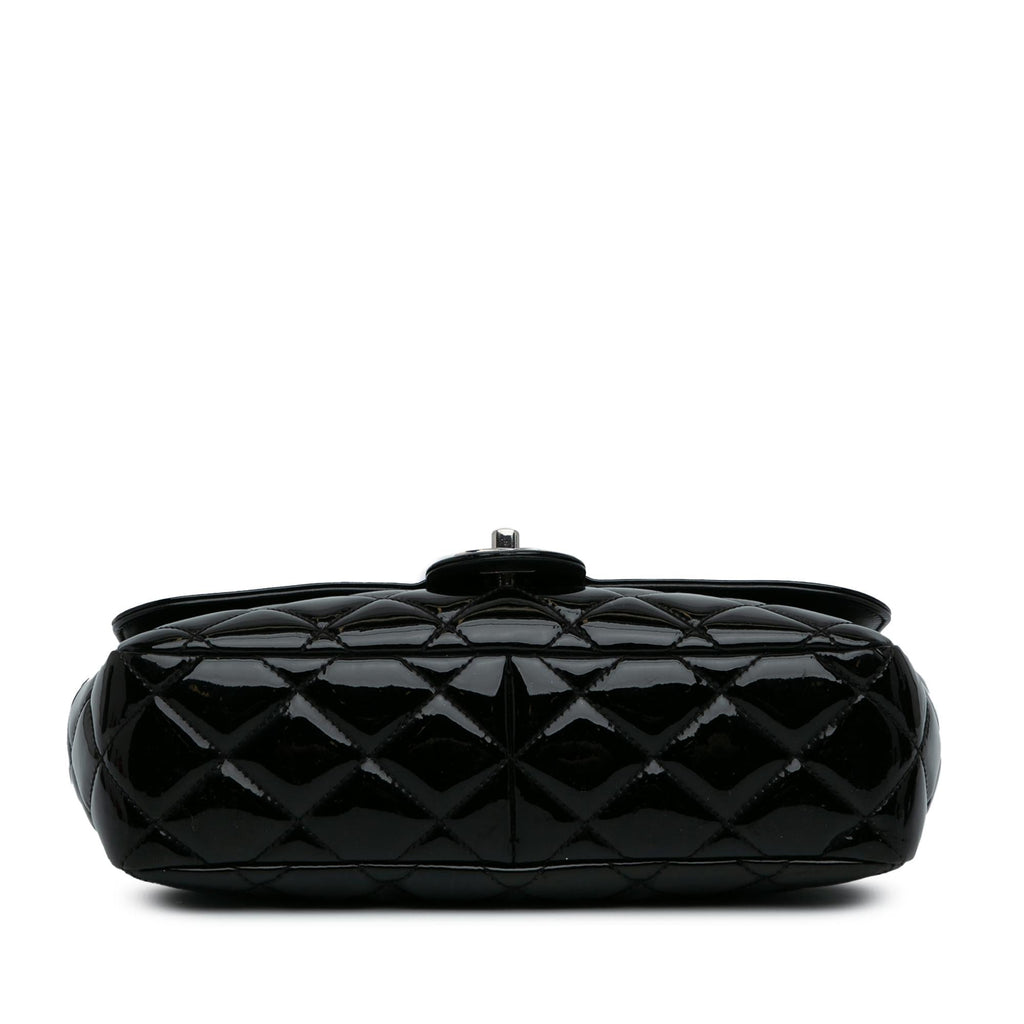 Chanel Medium Patent Coco Shine Flap (SHG-jeEdZZ)