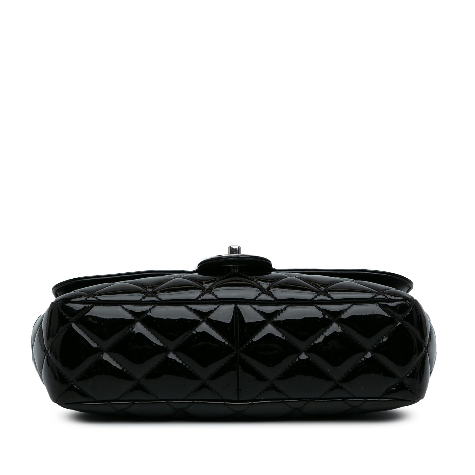 Chanel Medium Patent Coco Shine Flap (SHG-jeEdZZ)