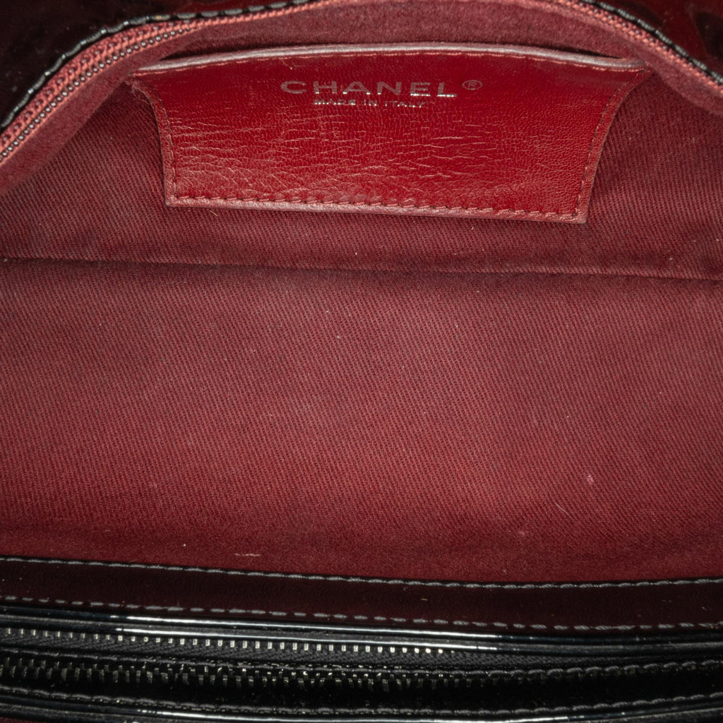 Chanel Medium Patent Just Mademoiselle Shoulder Bag (SHG-IKOedq)