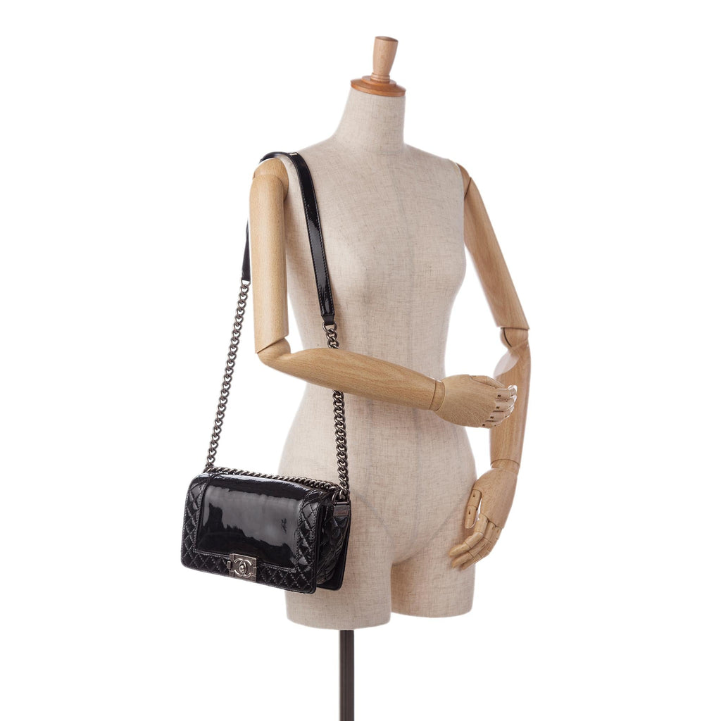 Chanel Medium Patent Reverso Boy Flap (SHG-37072)