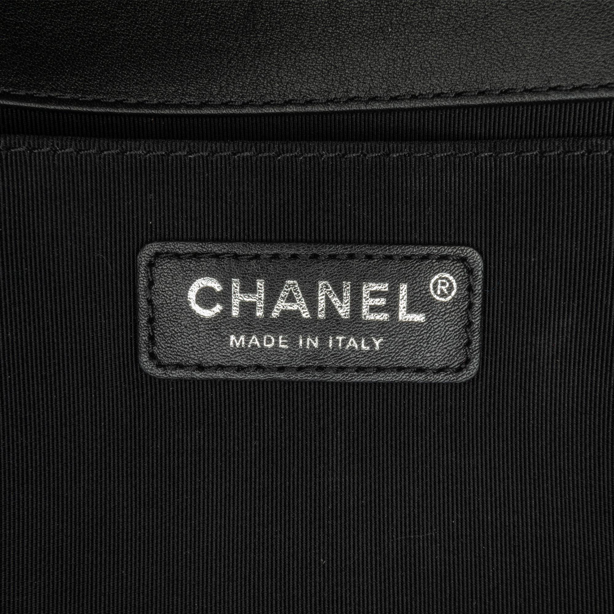 Chanel Medium Pleated Calfskin Boy In Rome Flap (SHG-DQWgfZ)