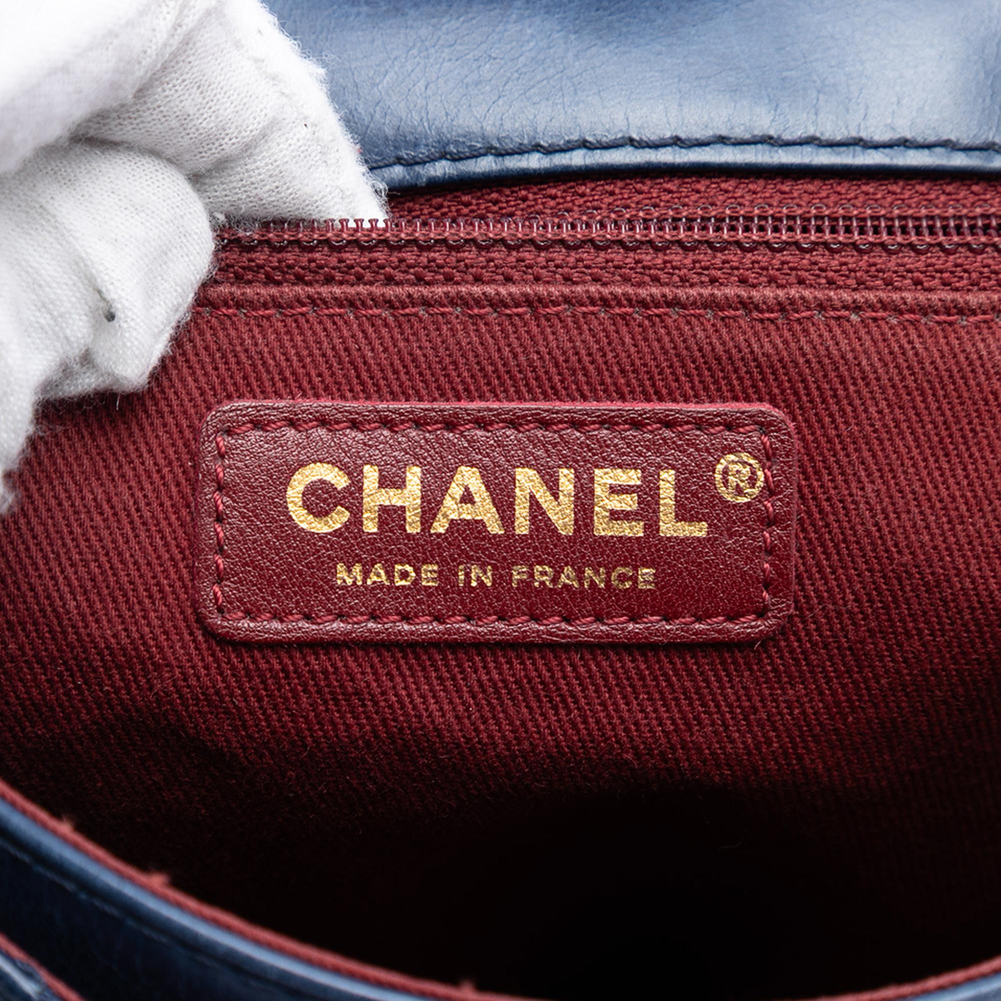 Chanel Medium Quilted Aged Calfskin Bubble CC Flap