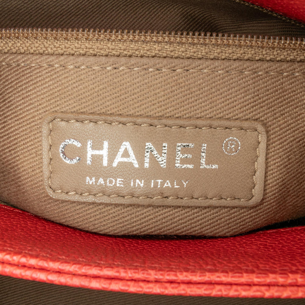 Chanel Medium Quilted Caviar Easy Flap (SHG-z0x1eb)