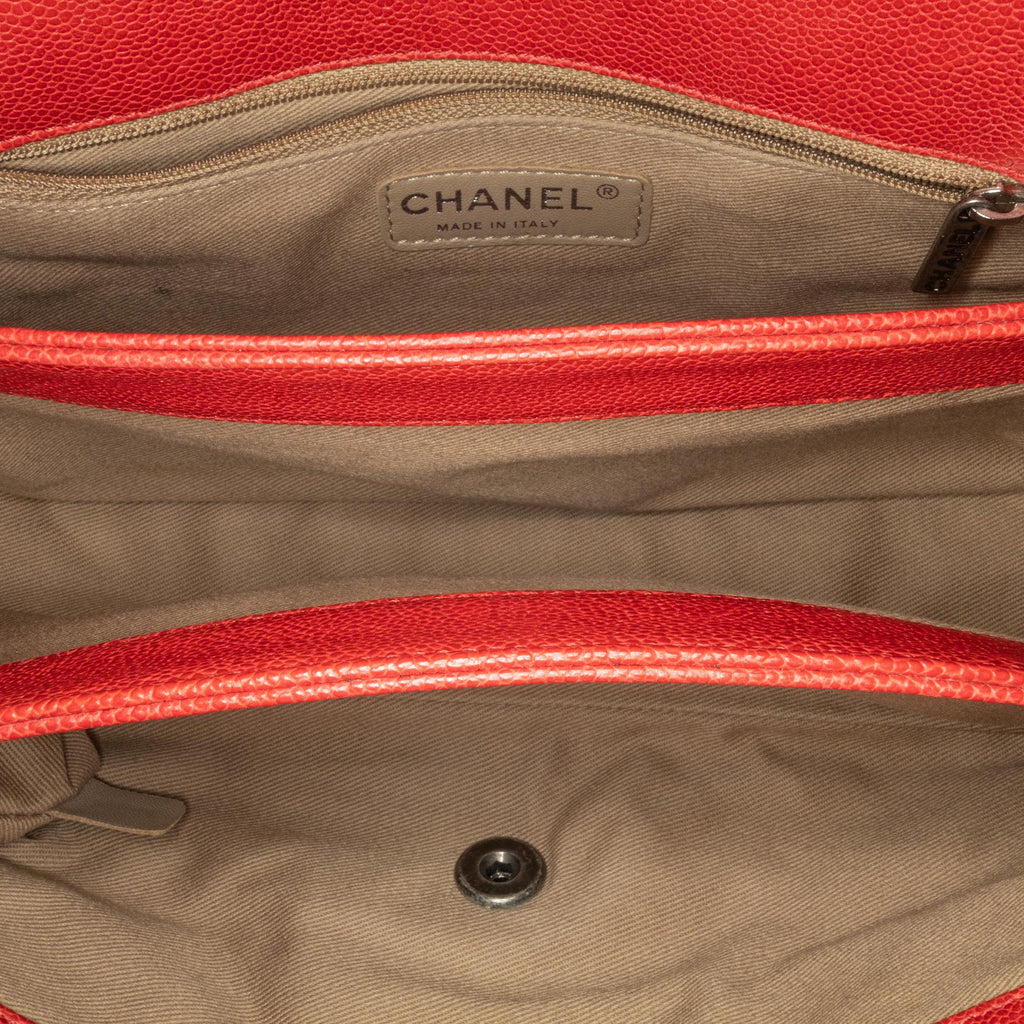 Chanel Medium Quilted Caviar Easy Flap (SHG-z0x1eb)