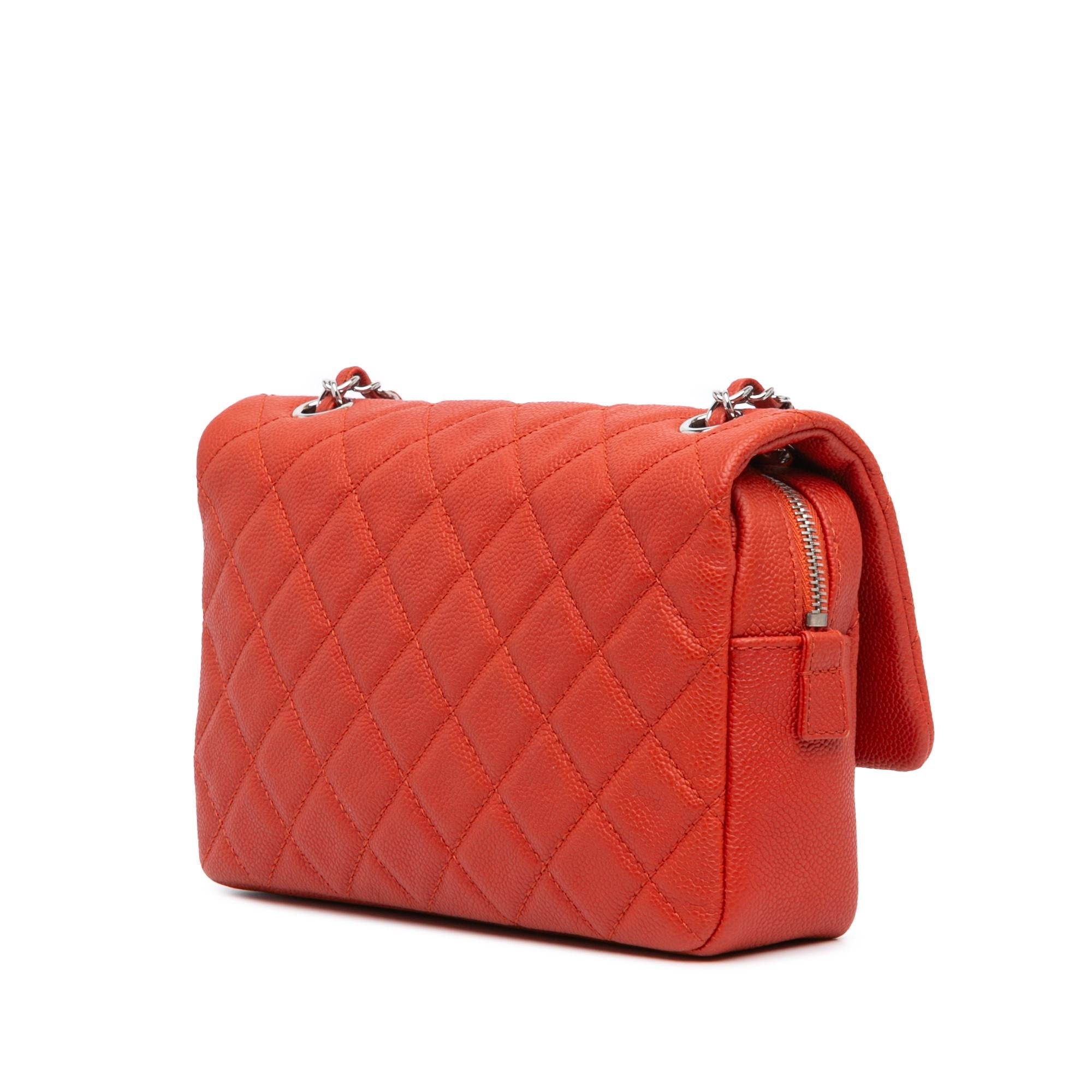 Chanel Medium Quilted Caviar Easy Flap (SHG-BKHkPF)